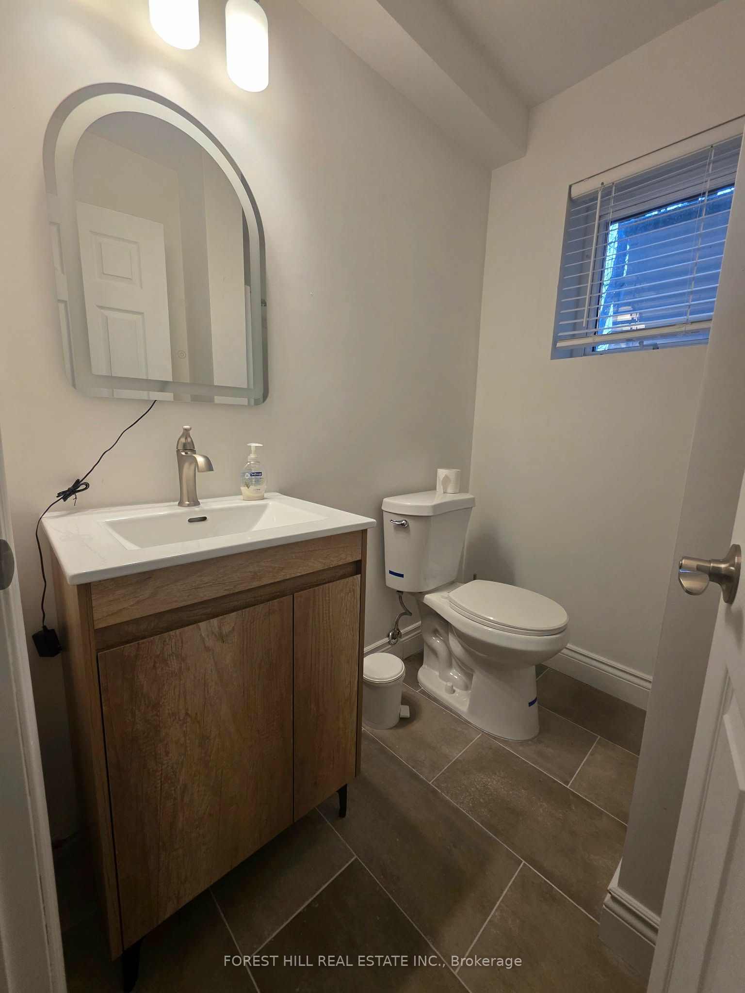 859 Lakeshore Road E Property Photo 29