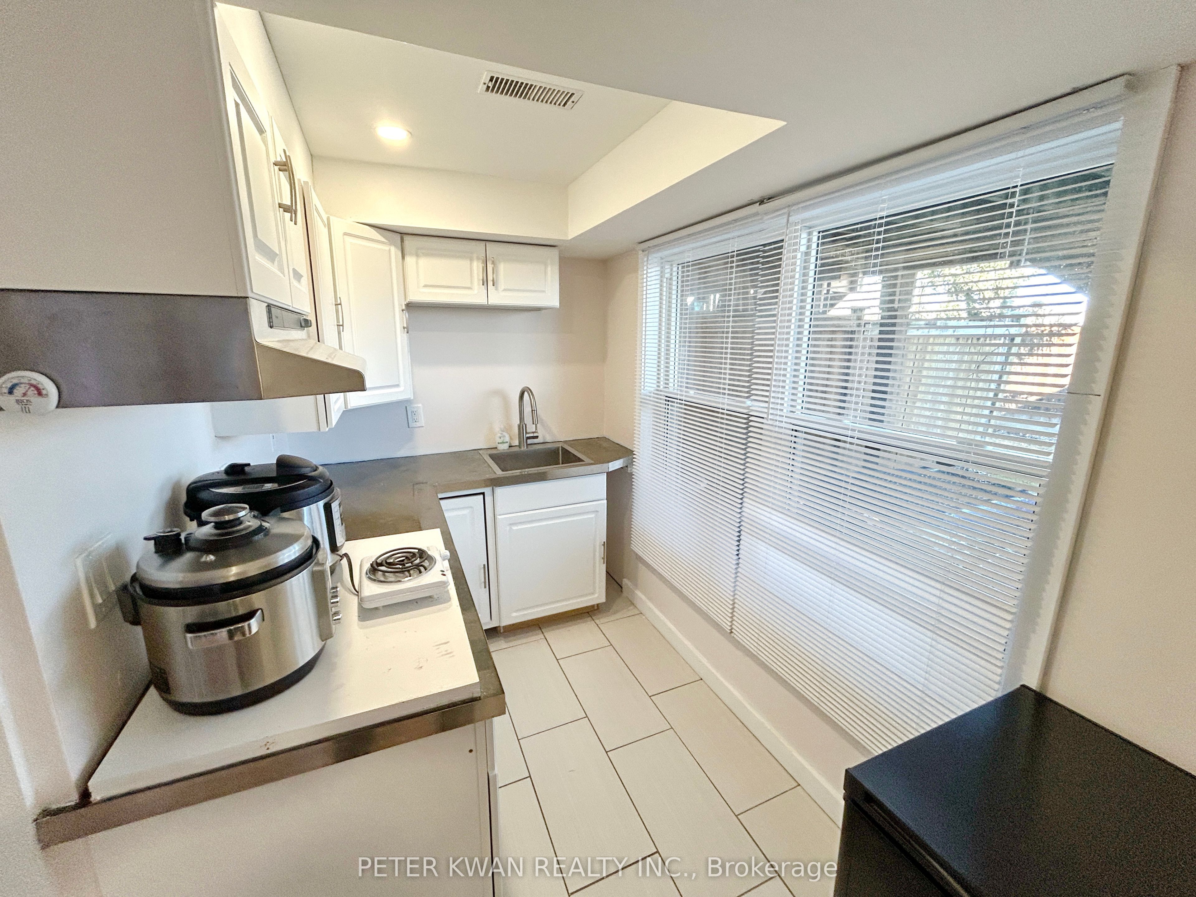 120 D'ambrosio Drive 21 Property Photo 16