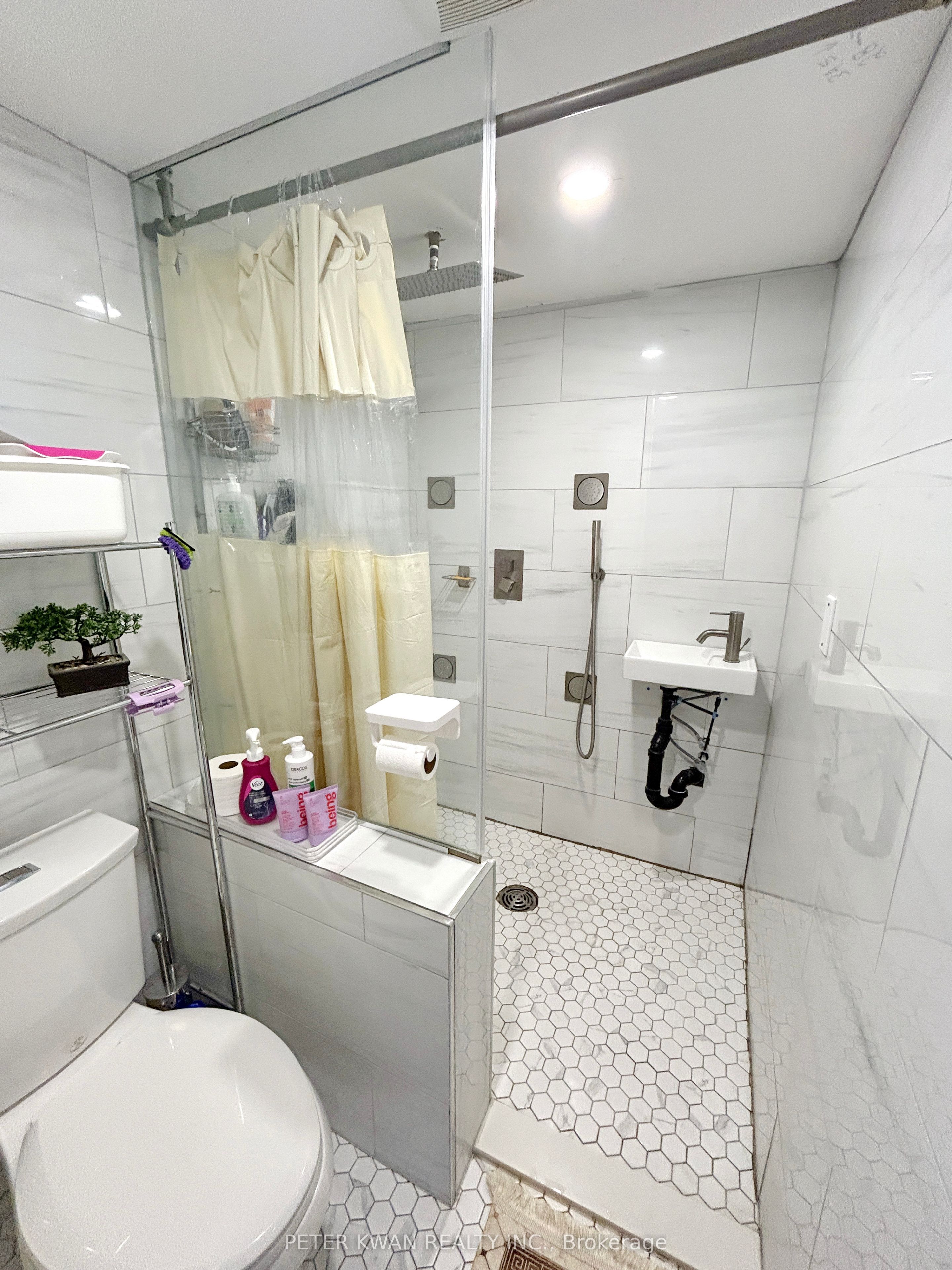 120 D'ambrosio Drive 21 Property Photo 17