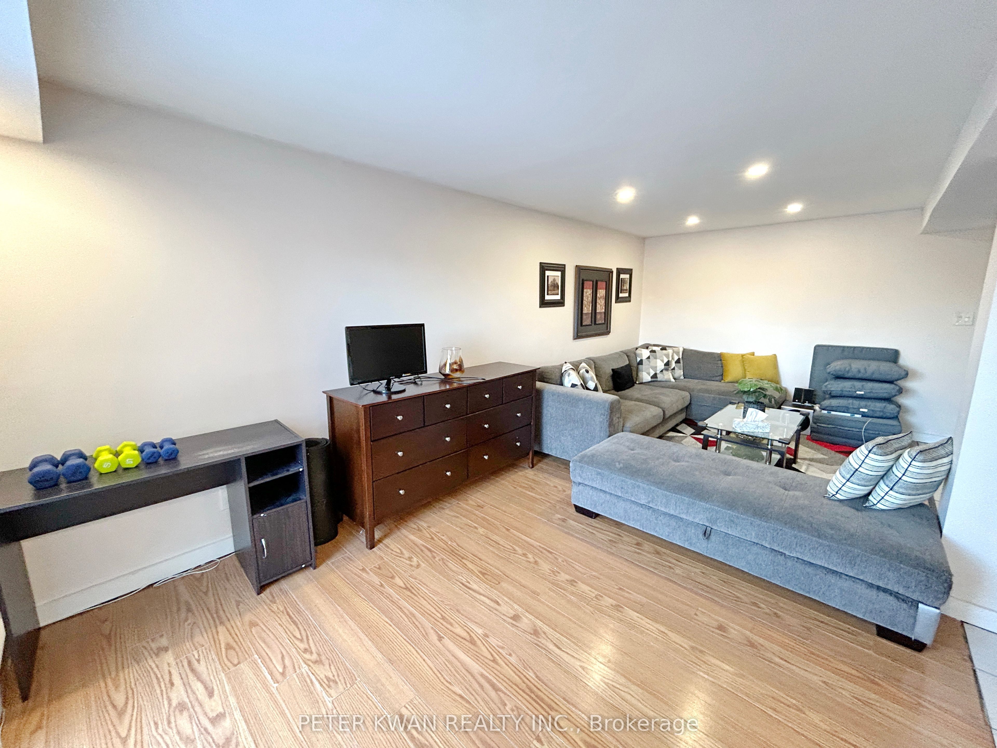 120 D'ambrosio Drive 21 Property Photo 18