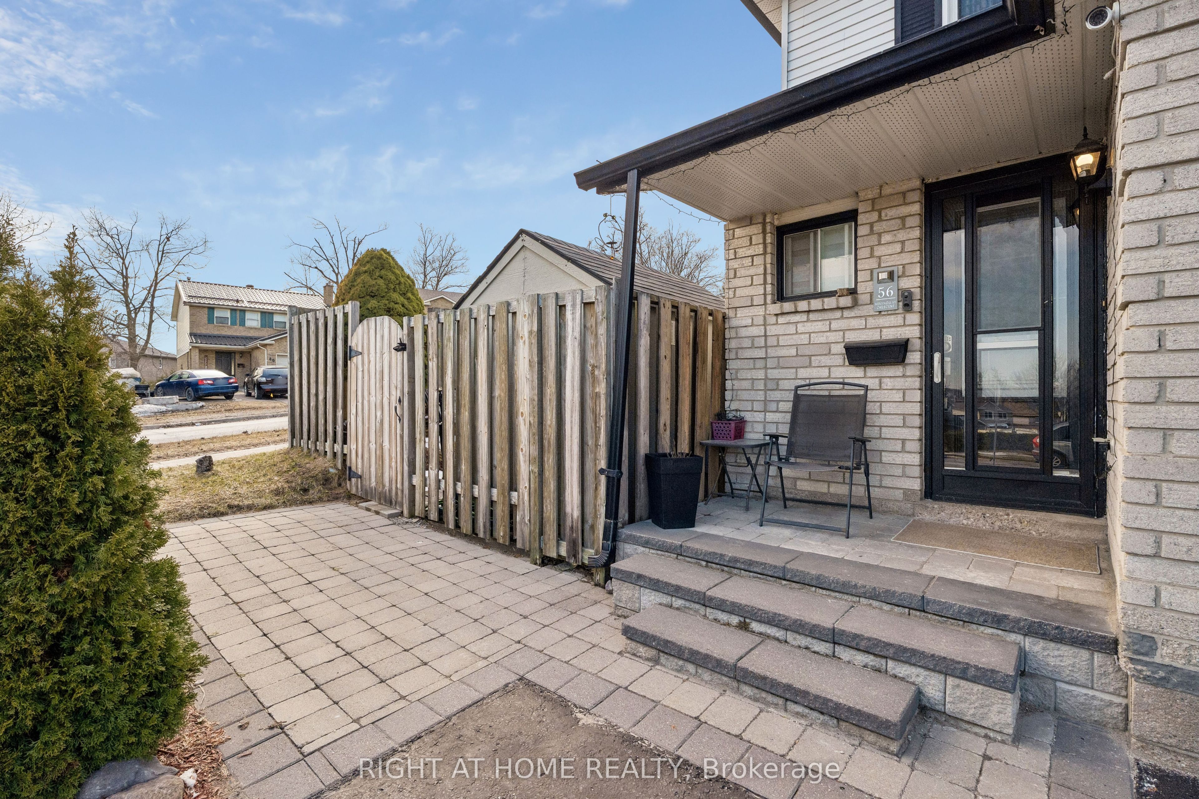 56 Hemingway Crescent Property Photo 4