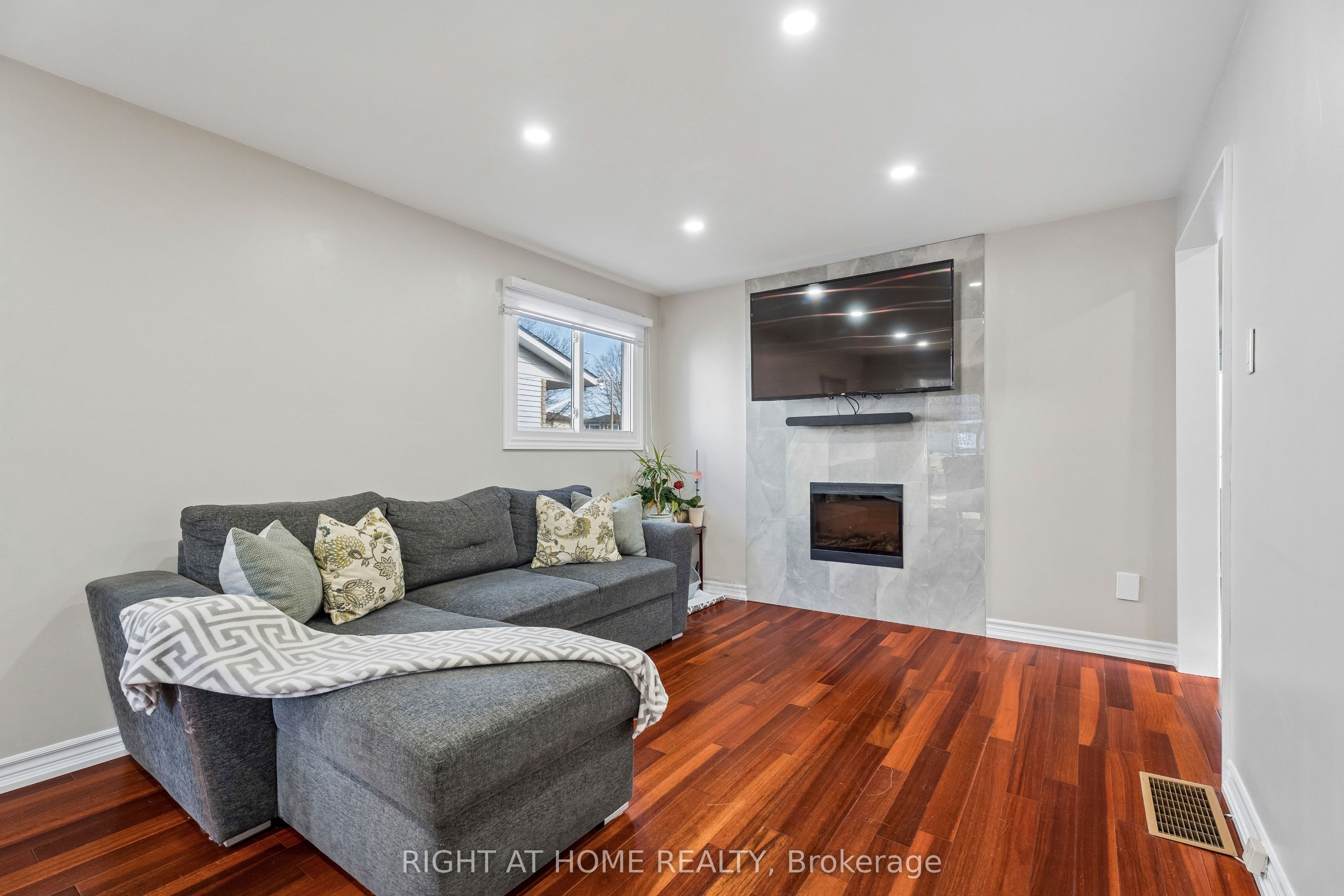 56 Hemingway Crescent Property Photo 11