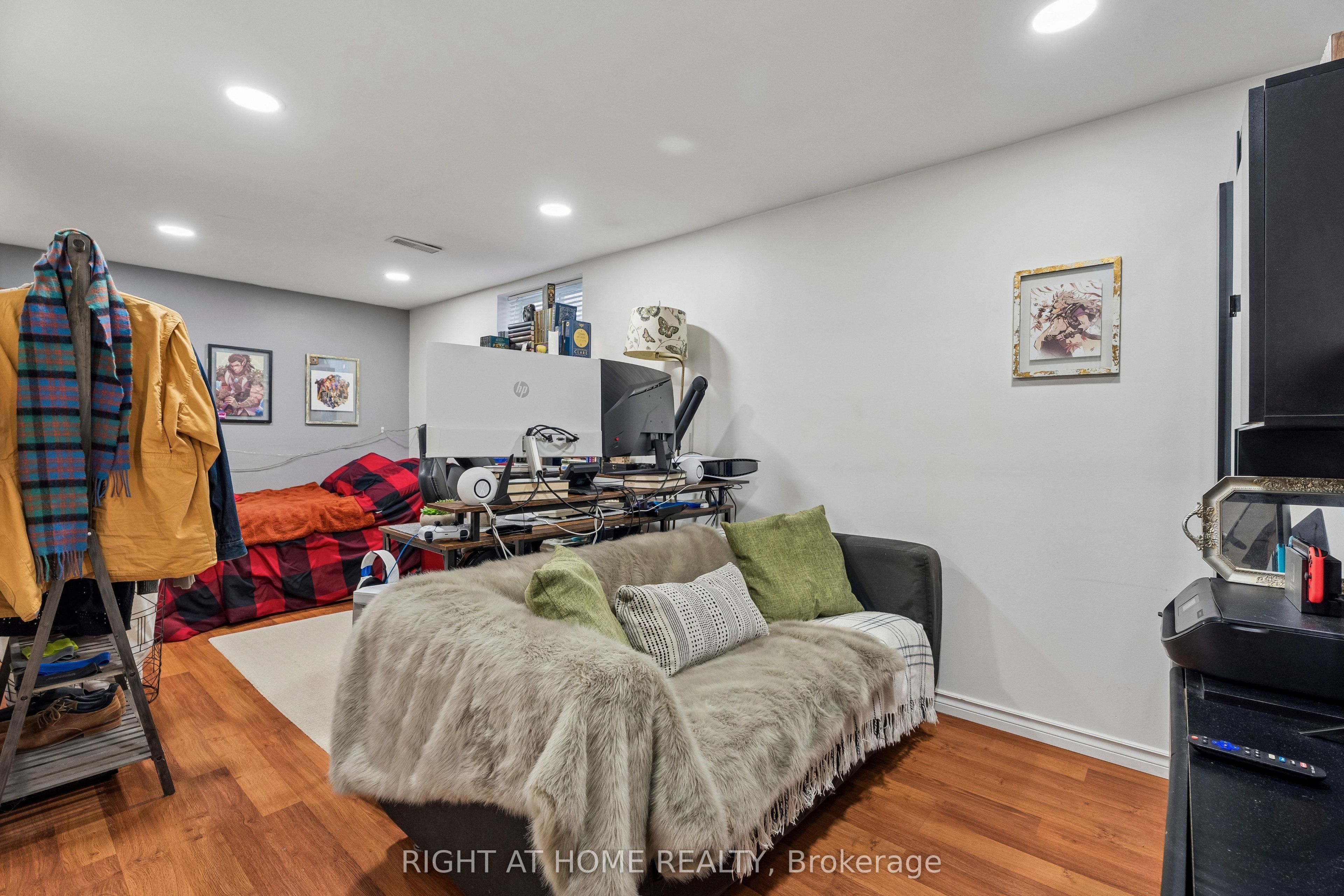 56 Hemingway Crescent Property Photo 34