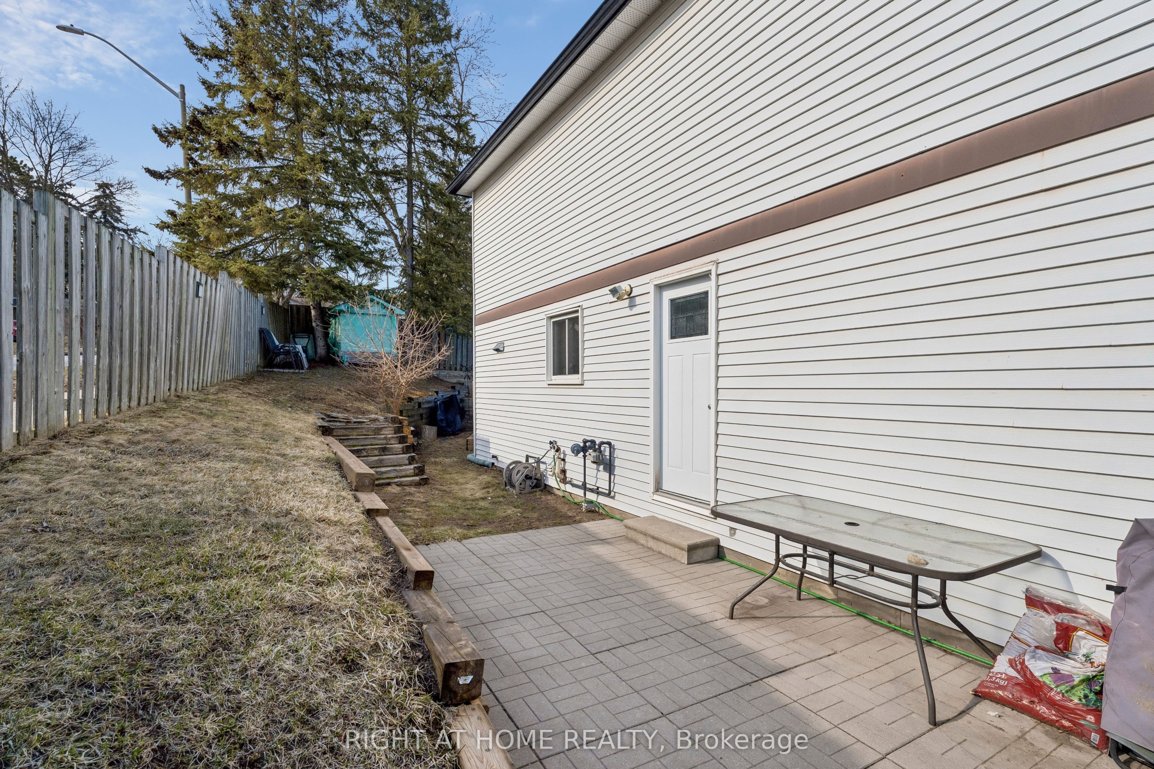 56 Hemingway Crescent Property Photo 40