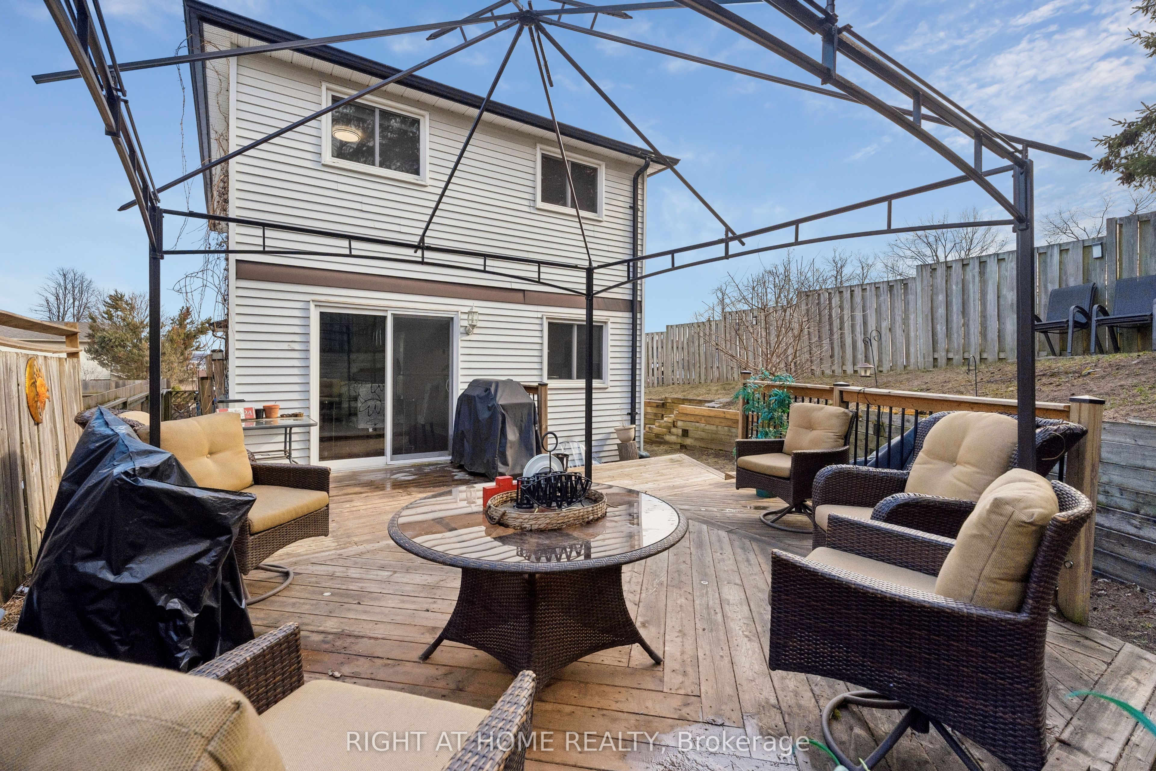 56 Hemingway Crescent Property Photo 45