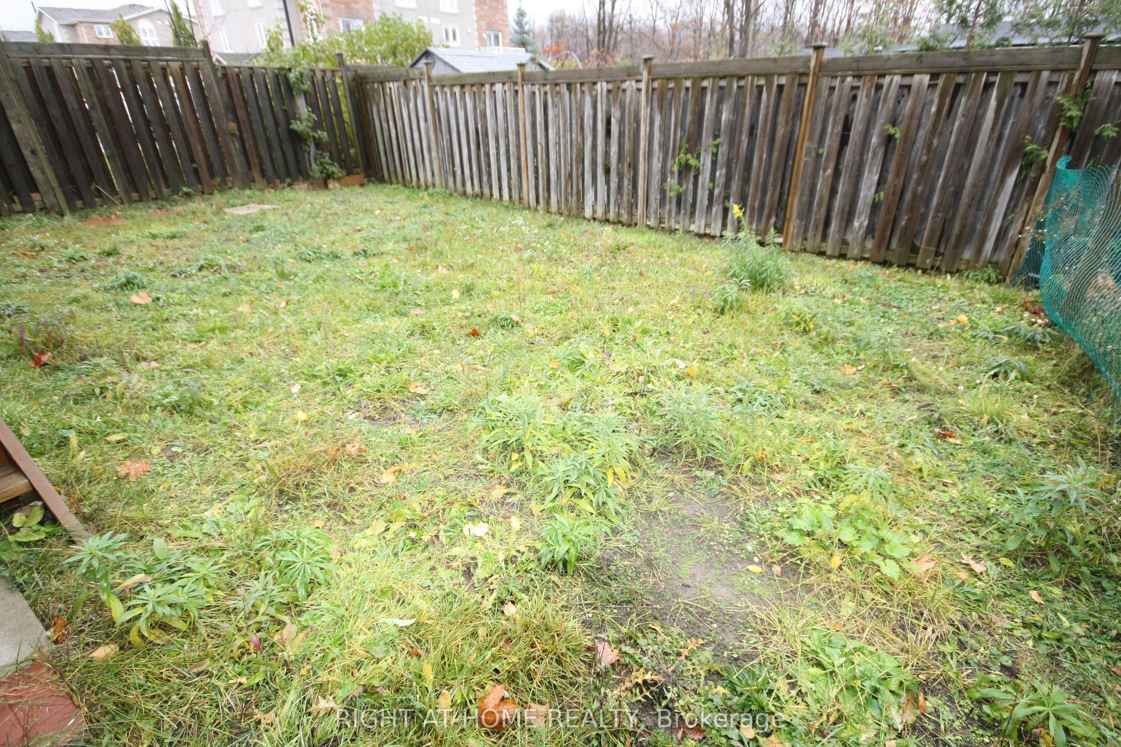 66 White Crescent Property Photo 3