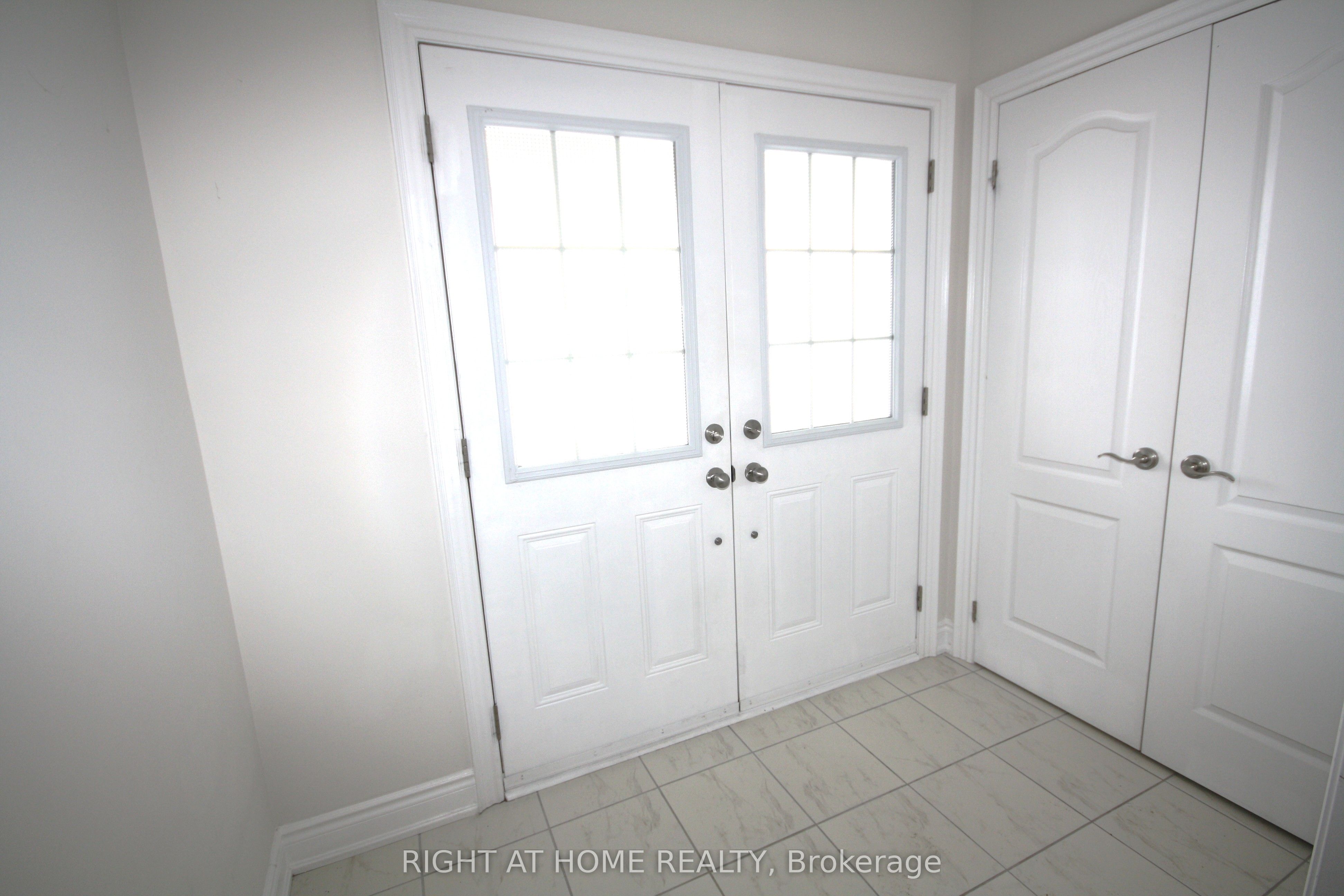 66 White Crescent Property Photo 4
