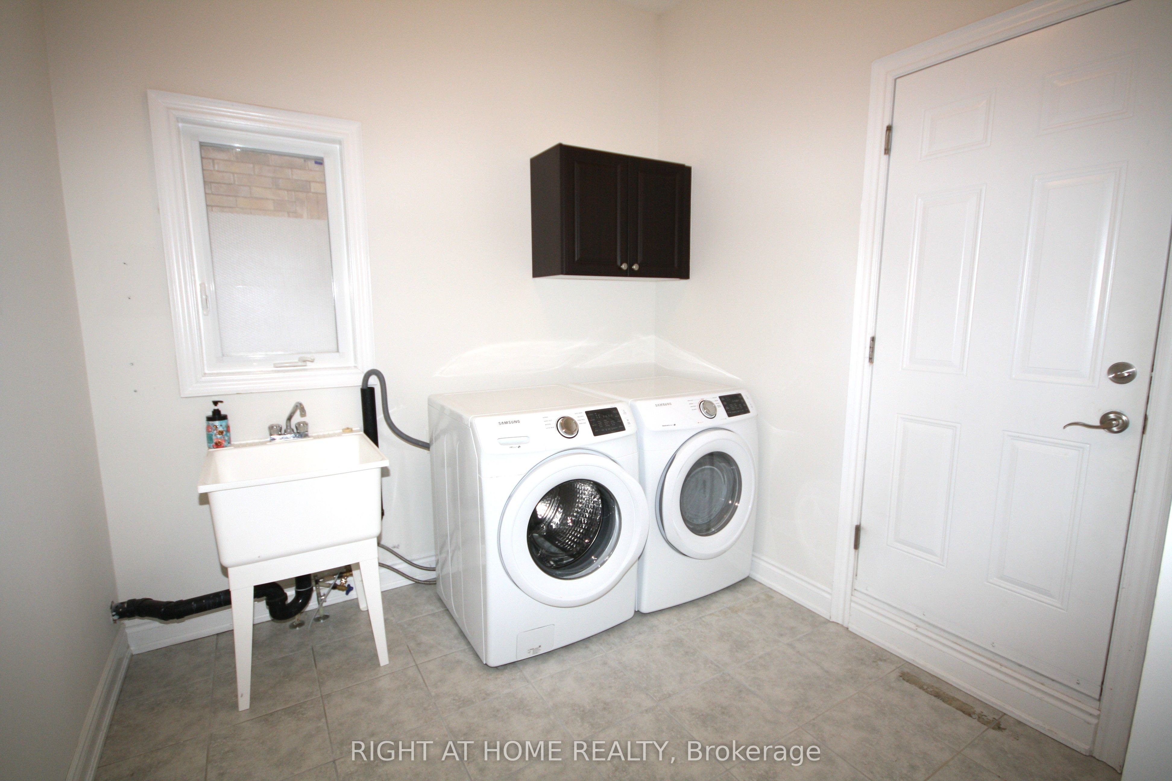 66 White Crescent Property Photo 10