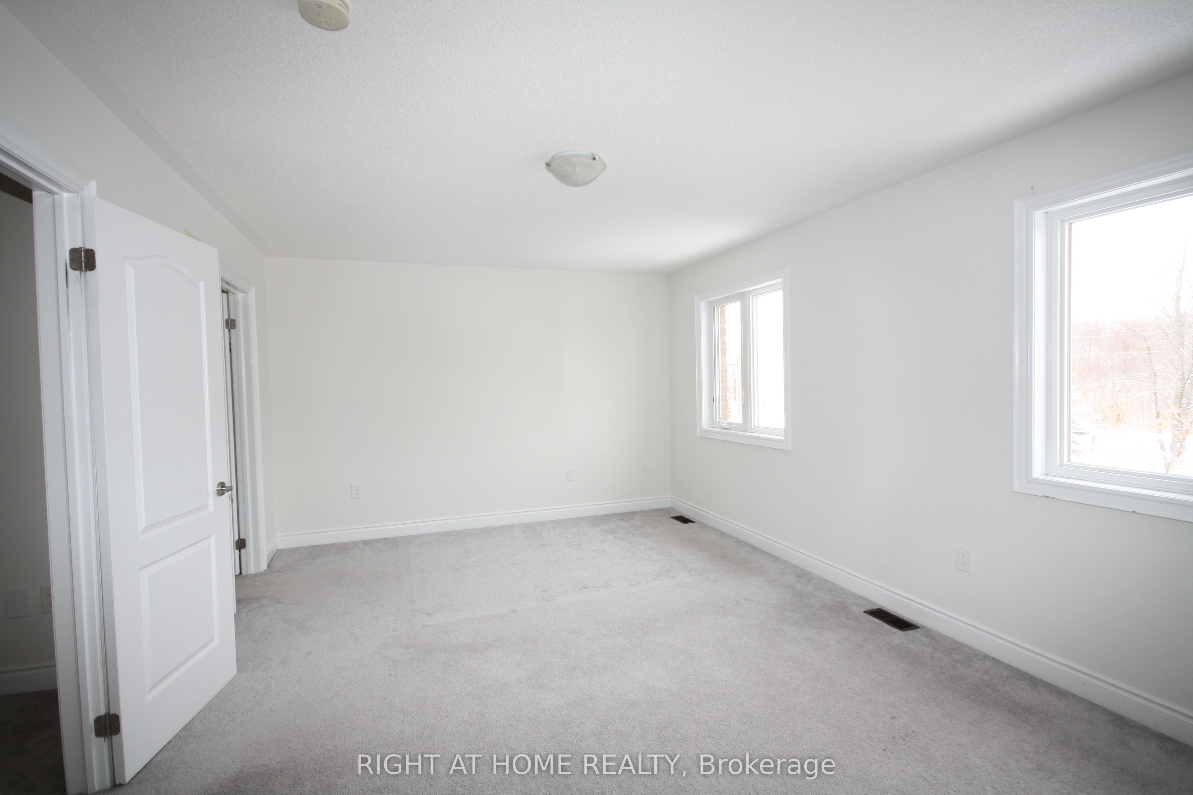 66 White Crescent Property Photo 17