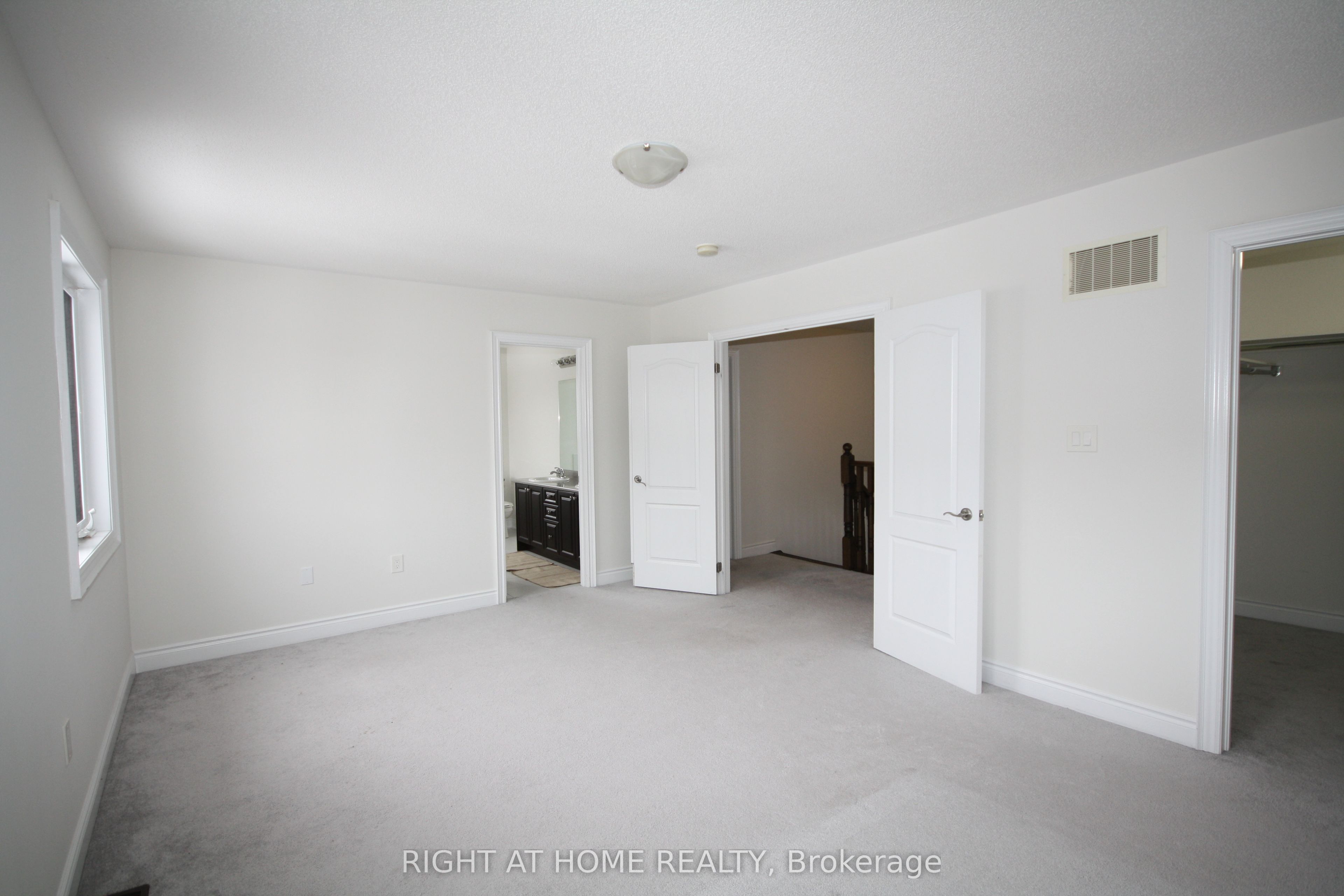 66 White Crescent Property Photo 18