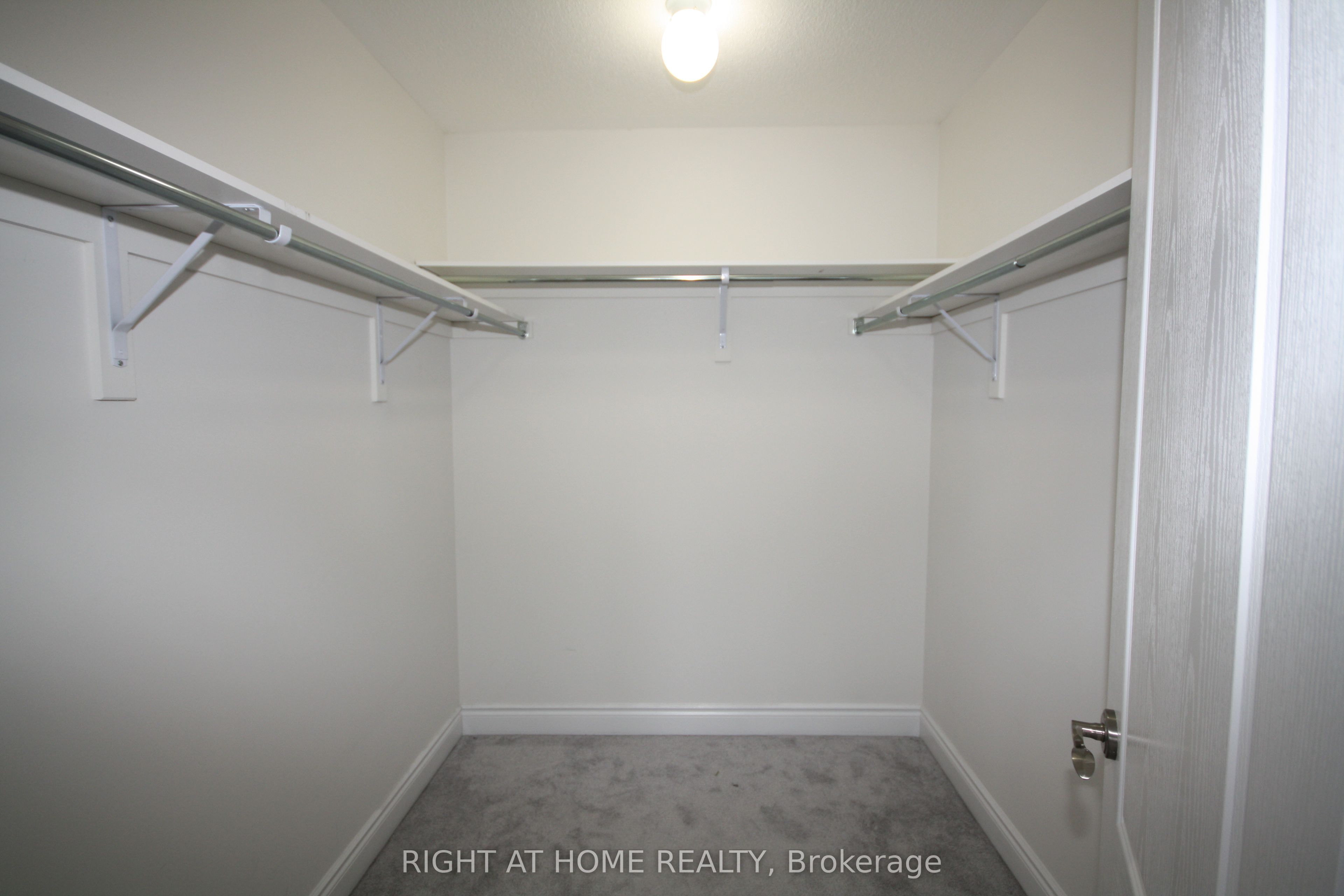 66 White Crescent Property Photo 22