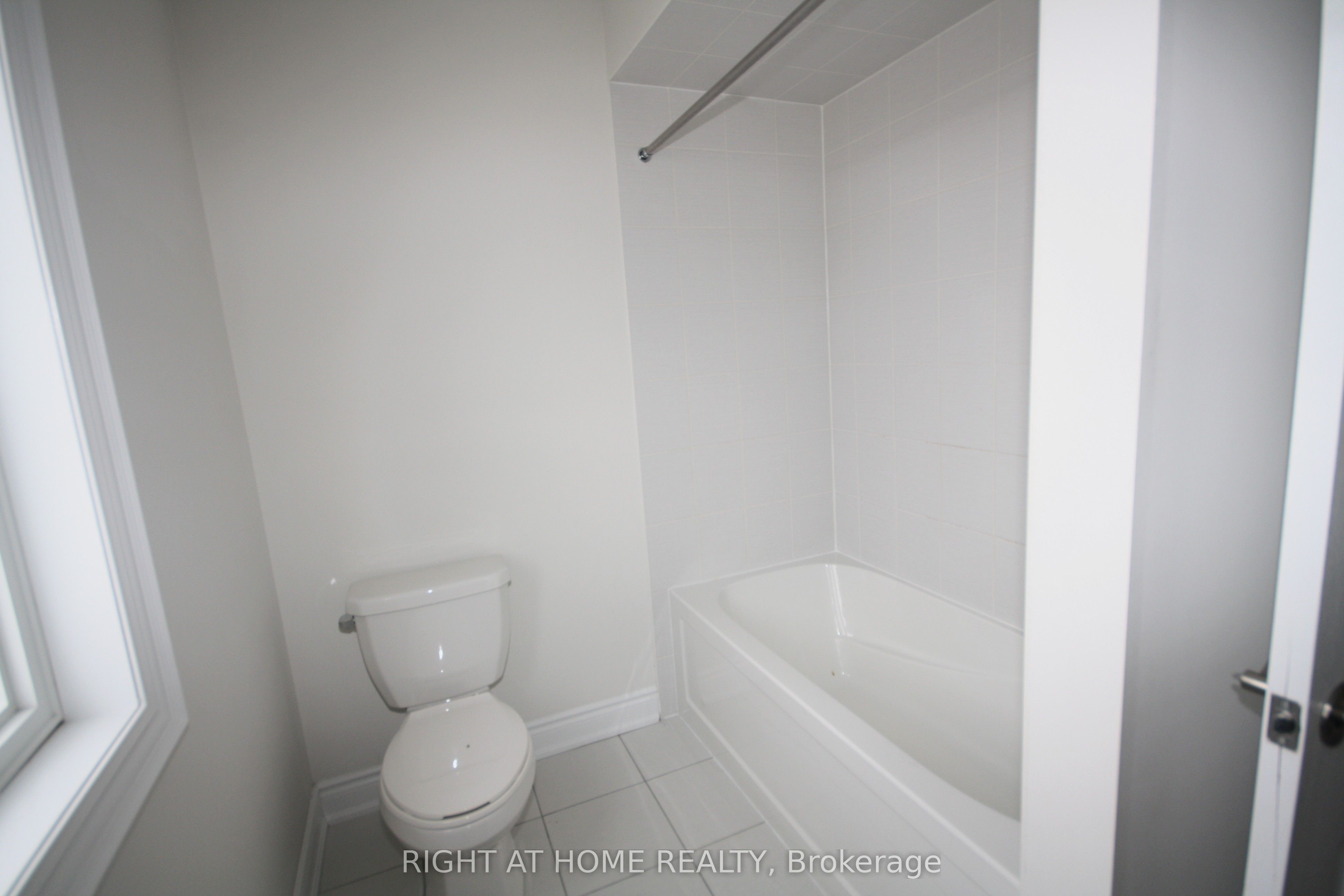 66 White Crescent Property Photo 28