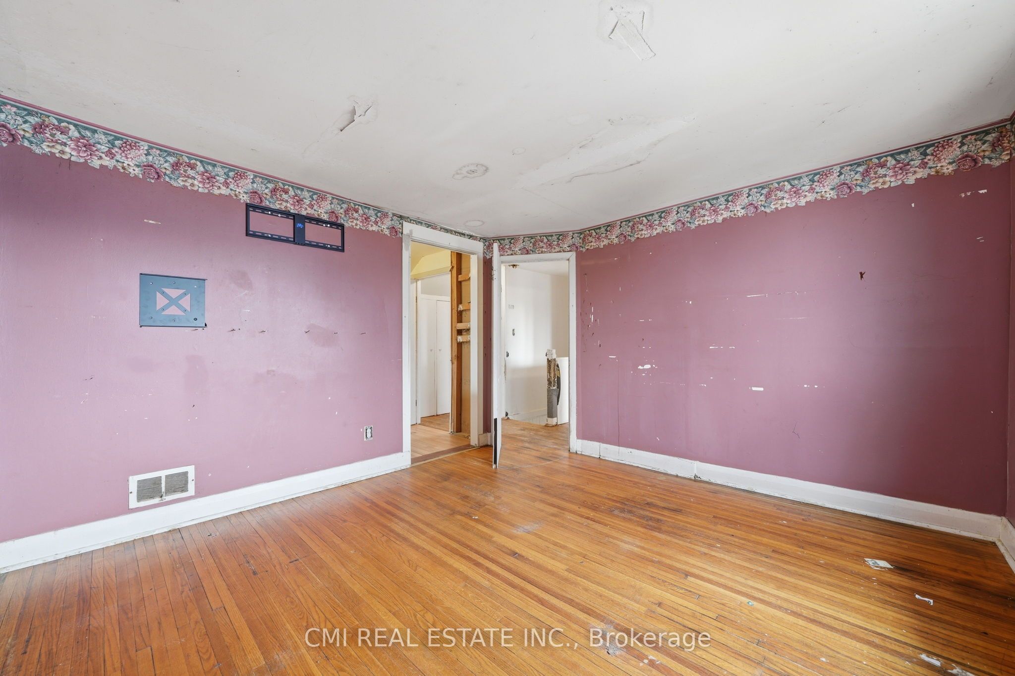 345 Linwood Avenue Property Photo 19