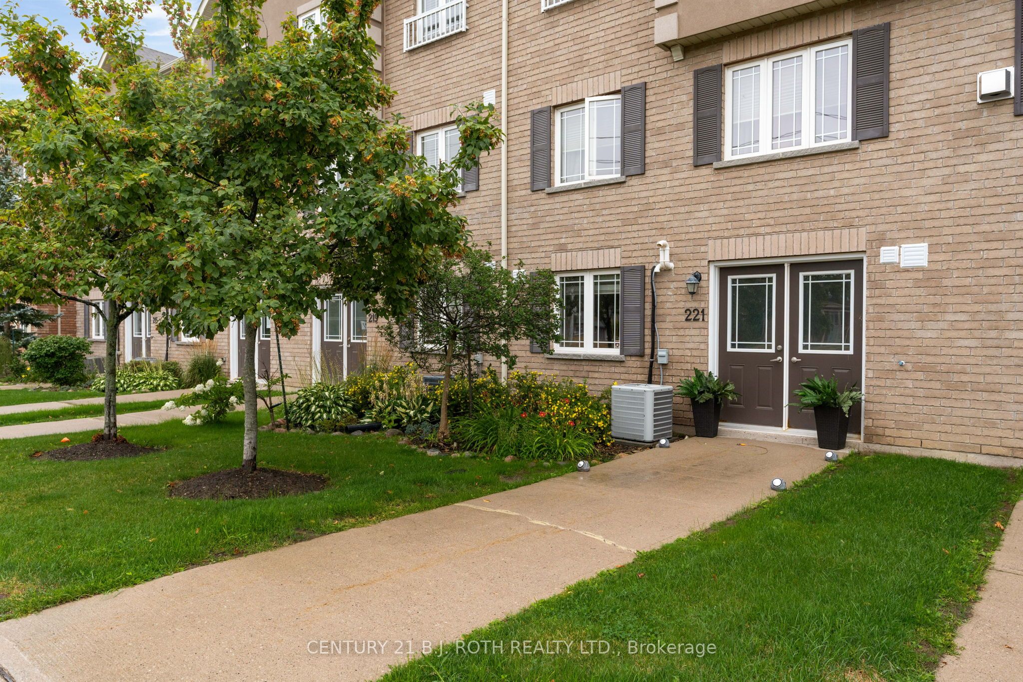 221 Harvie Road Property Photo 3