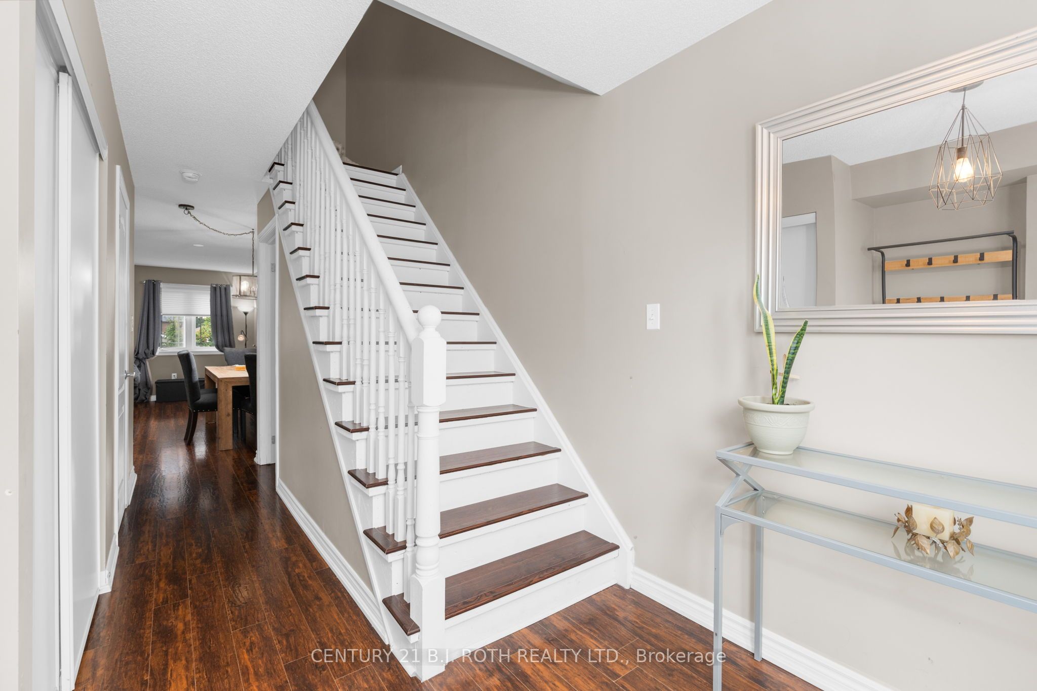 221 Harvie Road Property Photo 7
