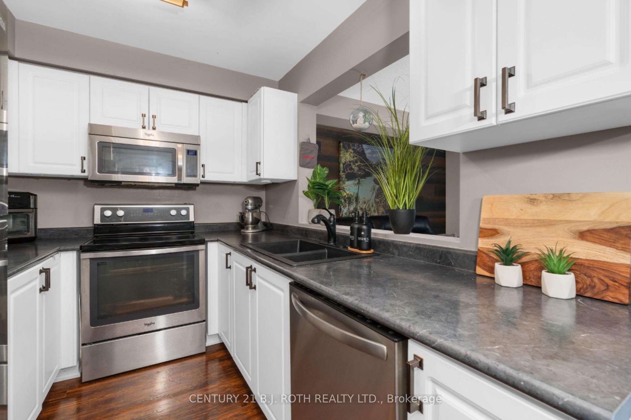 221 Harvie Road Property Photo 13