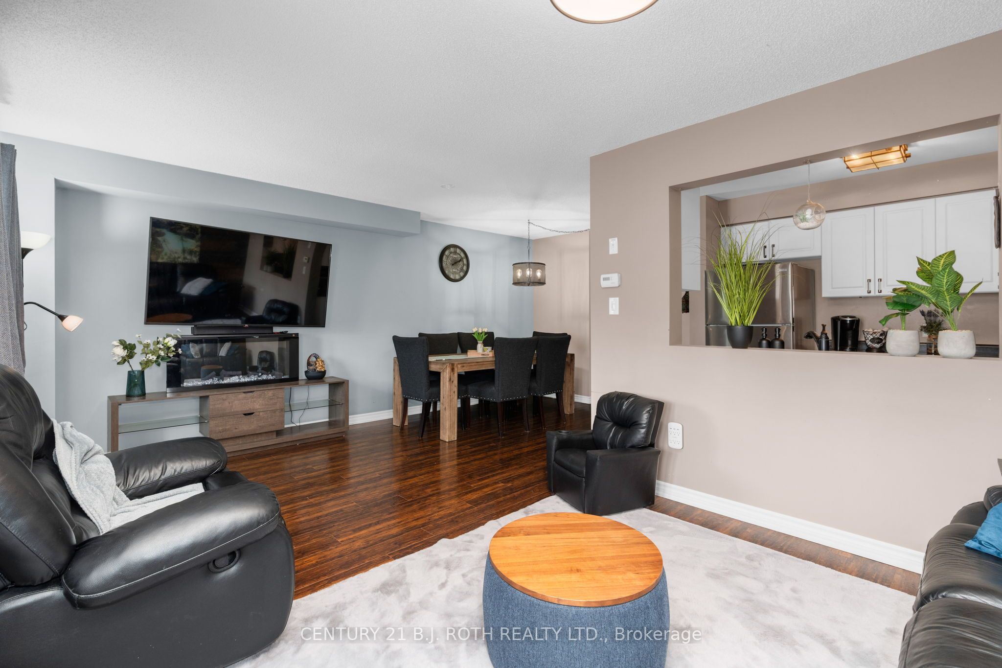 221 Harvie Road Property Photo 16