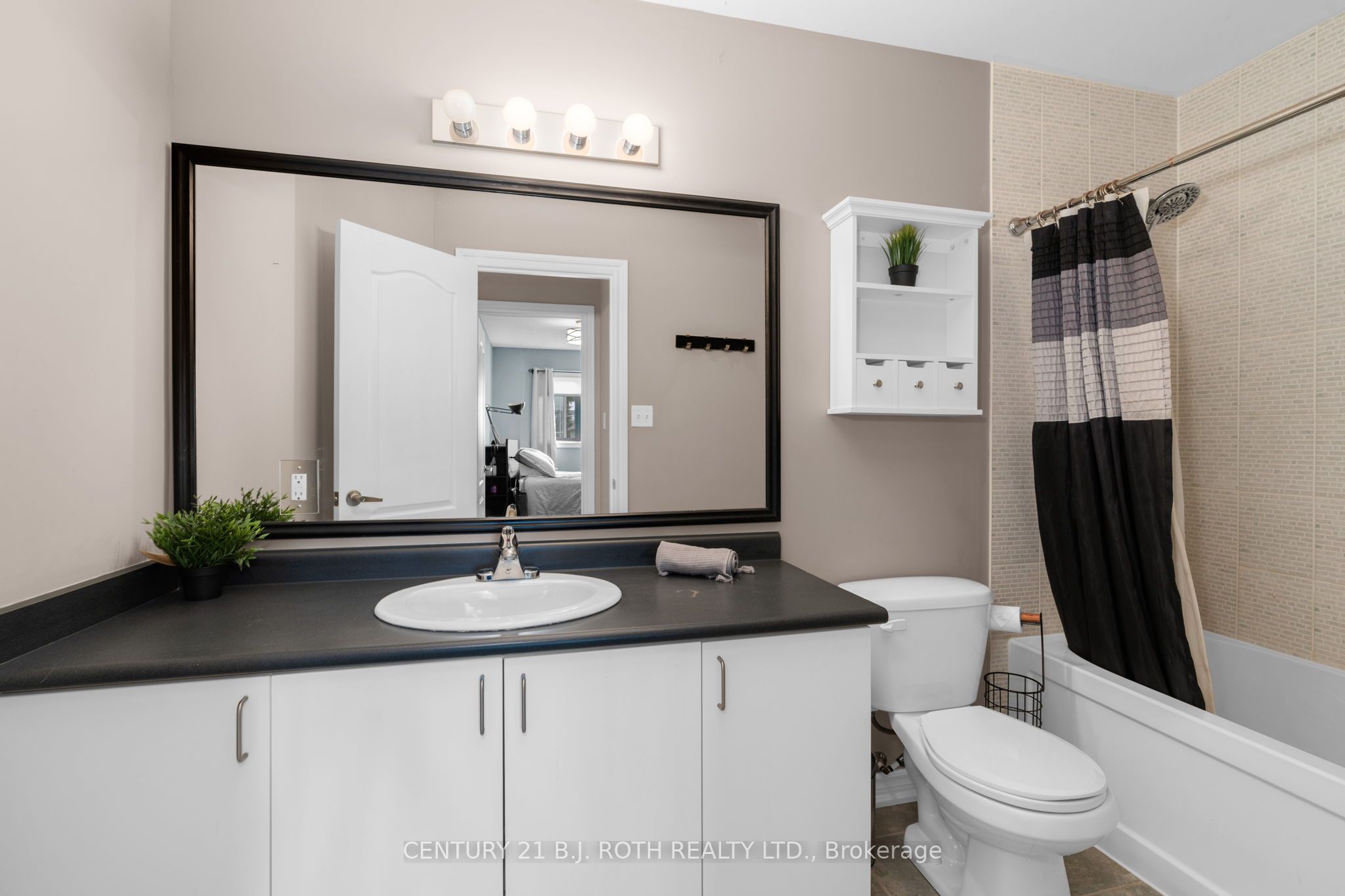 221 Harvie Road Property Photo 21