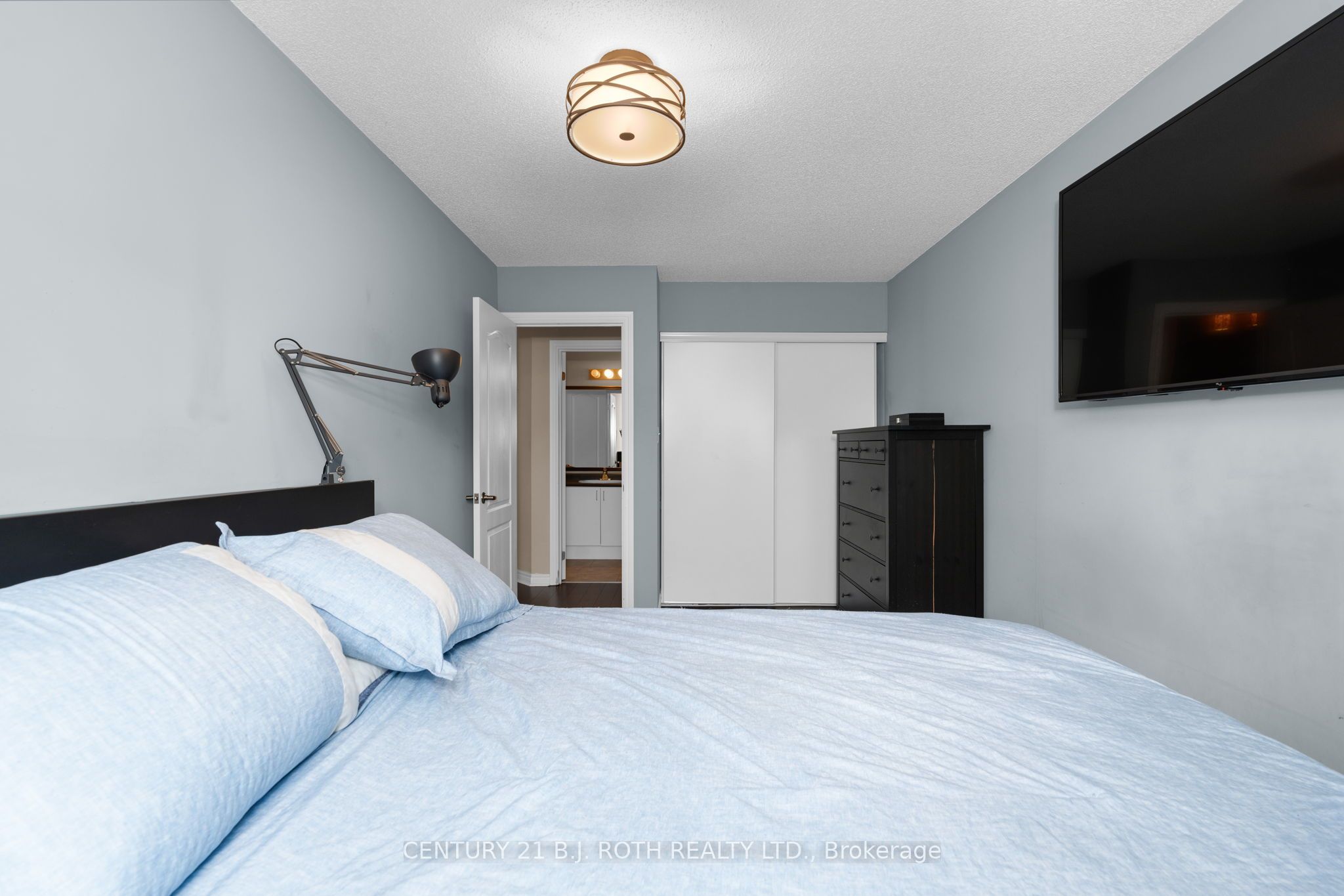 221 Harvie Road Property Photo 24