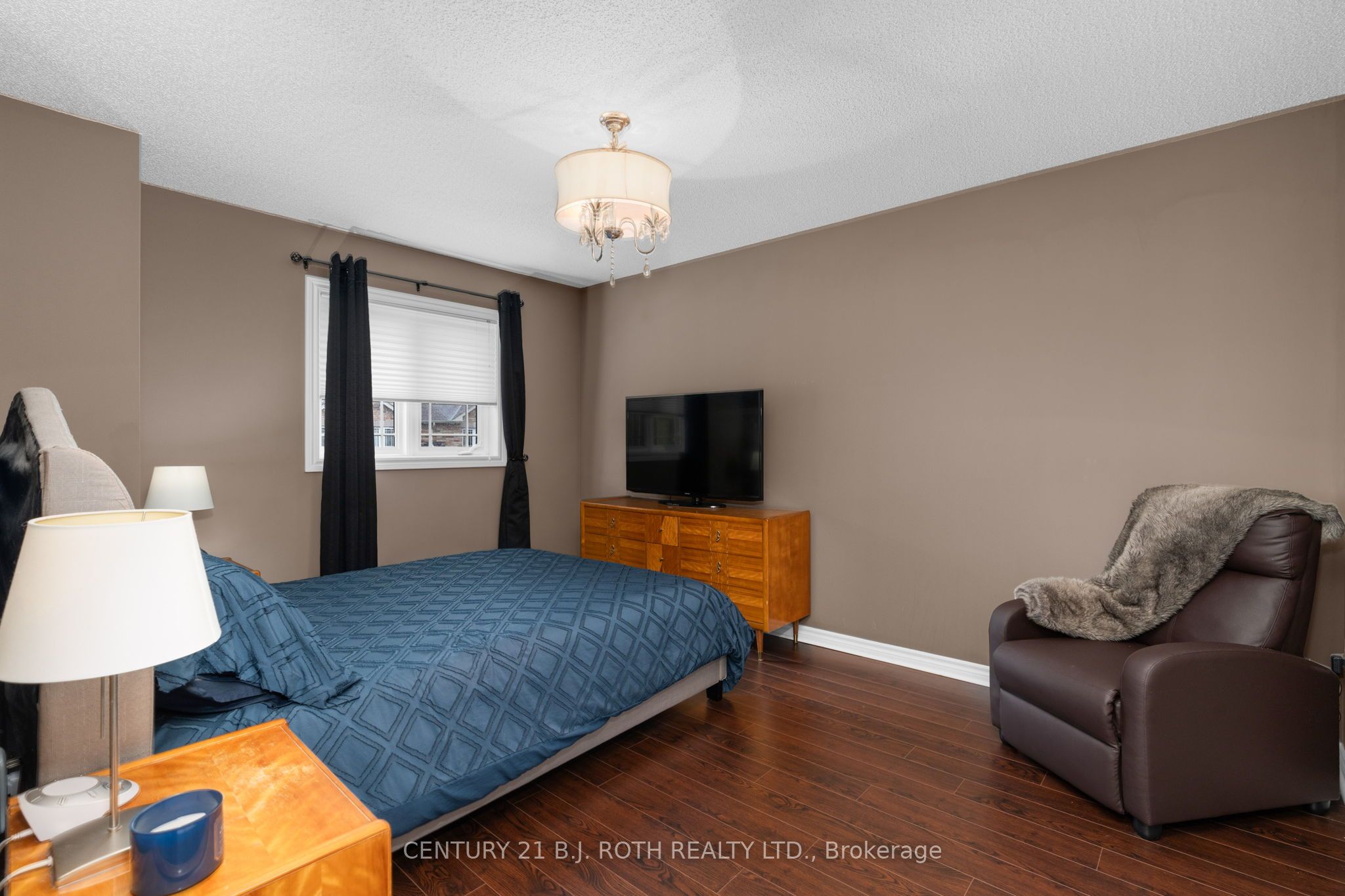 221 Harvie Road Property Photo 26