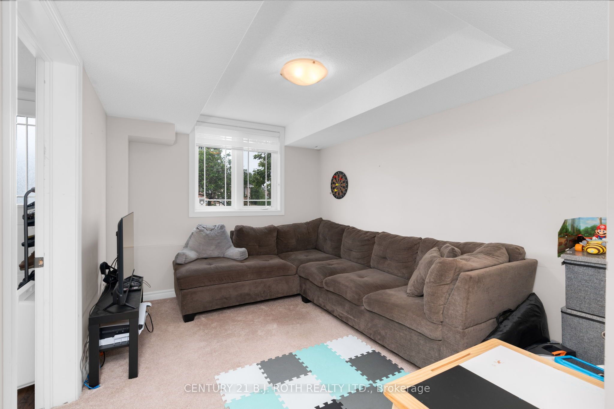 221 Harvie Road Property Photo 31