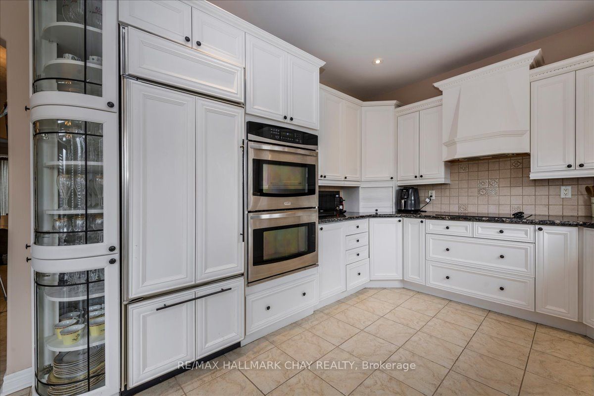 30 Birkhall Place N Property Photo 6
