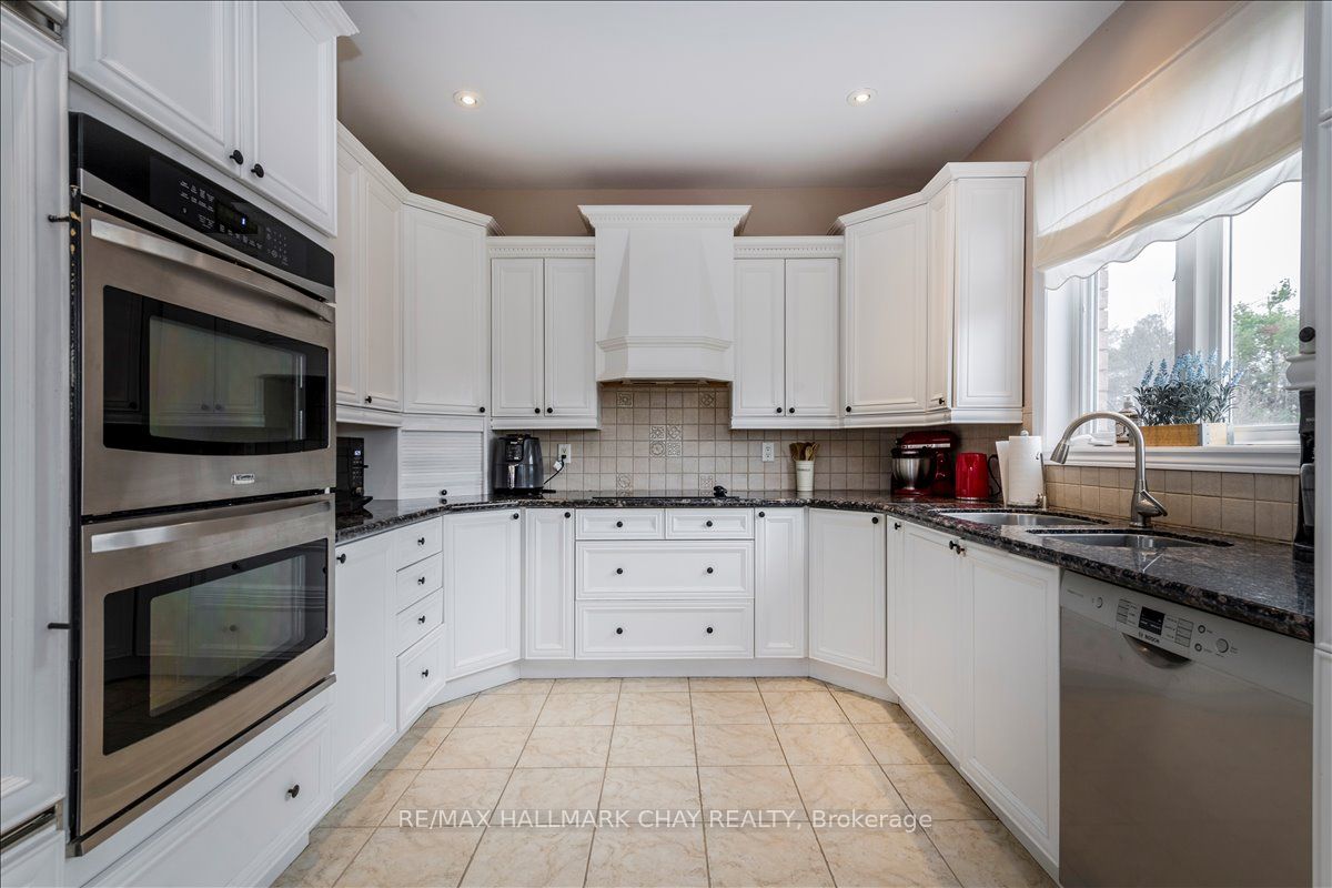 30 Birkhall Place N Property Photo 7