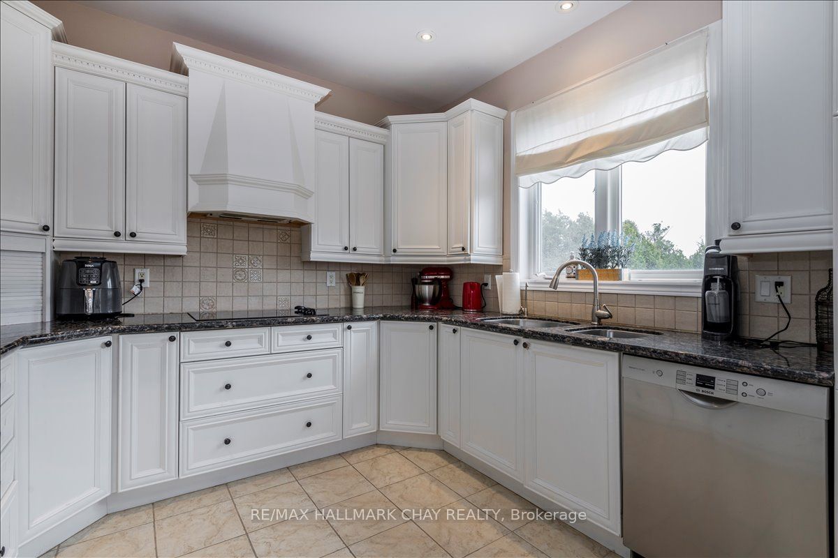 30 Birkhall Place N Property Photo 8