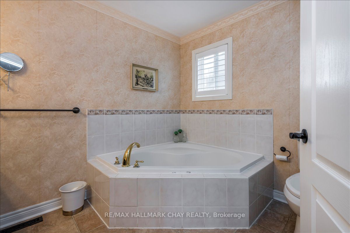 30 Birkhall Place N Property Photo 24