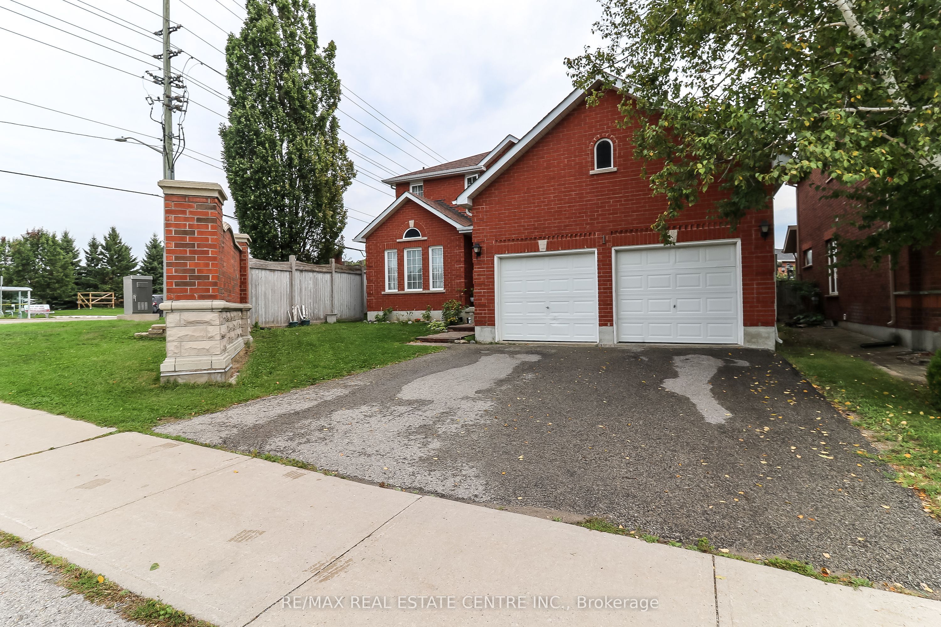 1 Sandringham Drive Property Photo 1