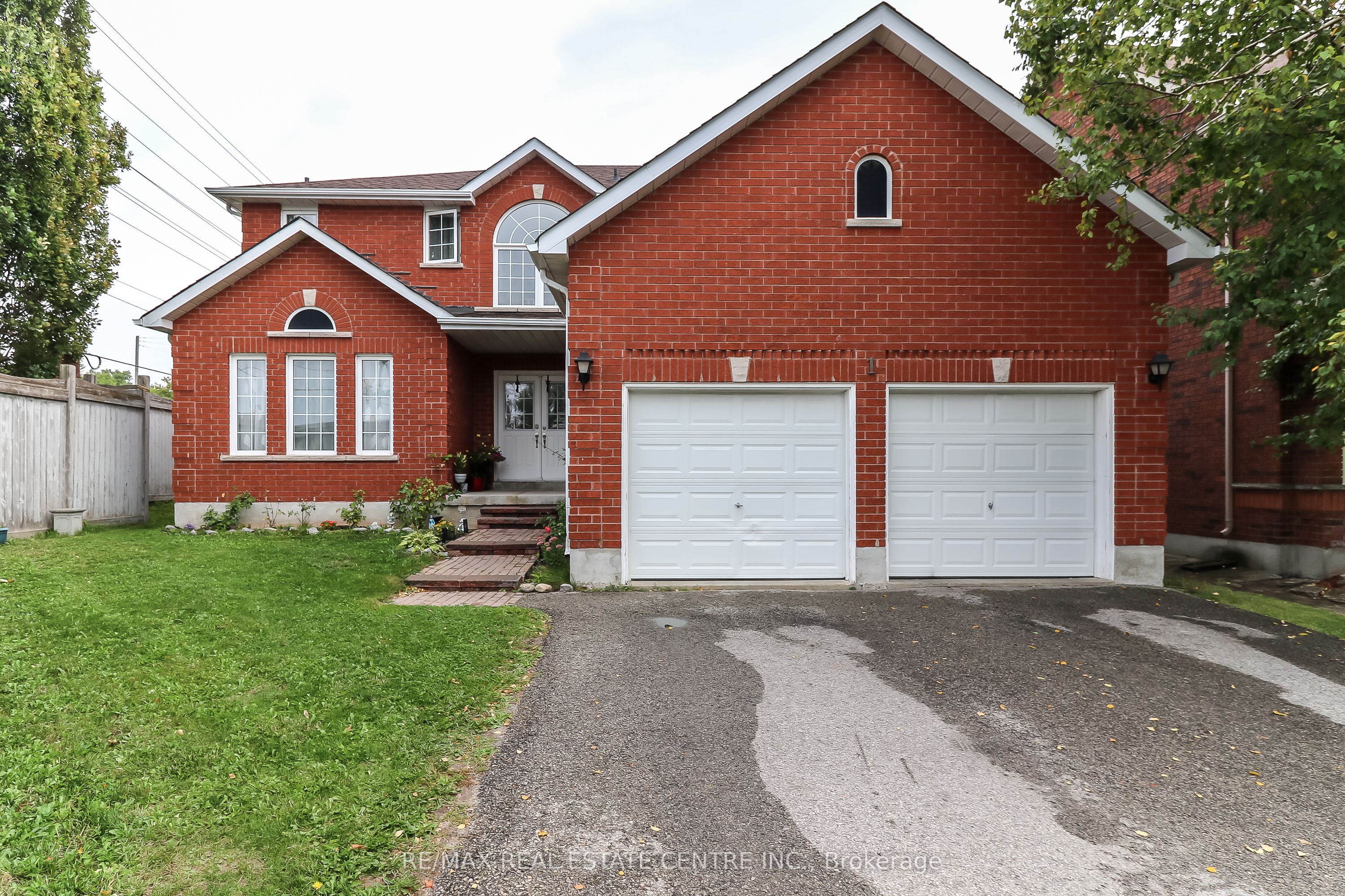1 Sandringham Drive Property Photo 2