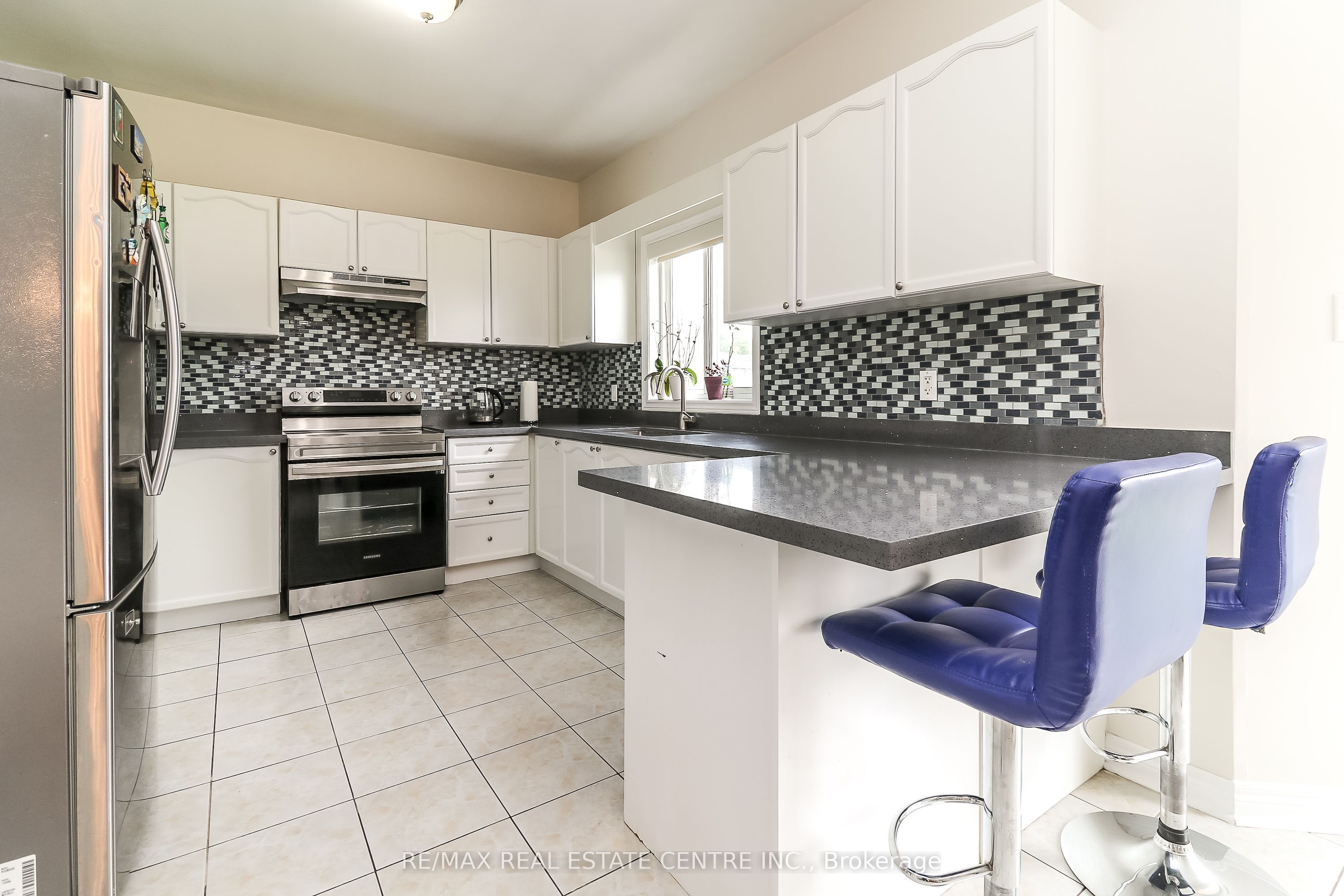1 Sandringham Drive Property Photo 10