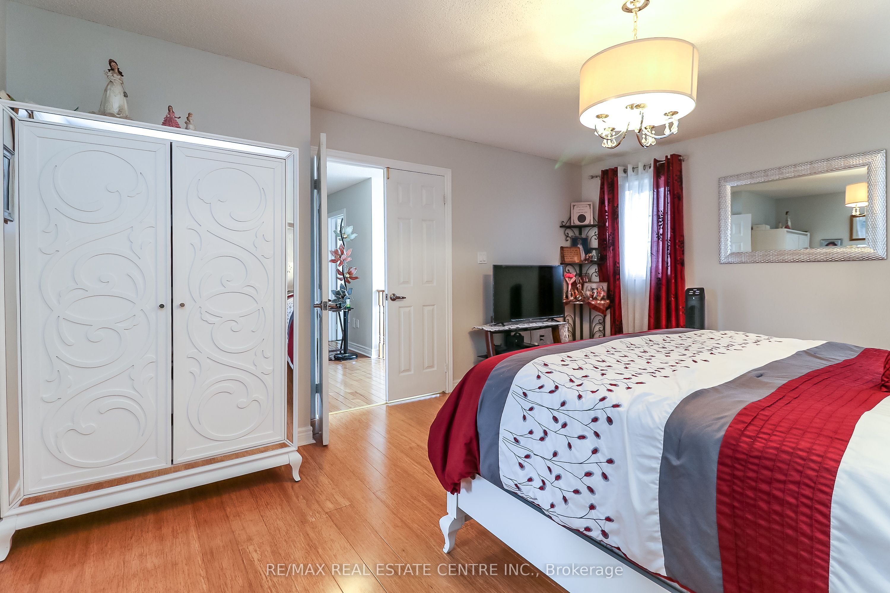 1 Sandringham Drive Property Photo 28