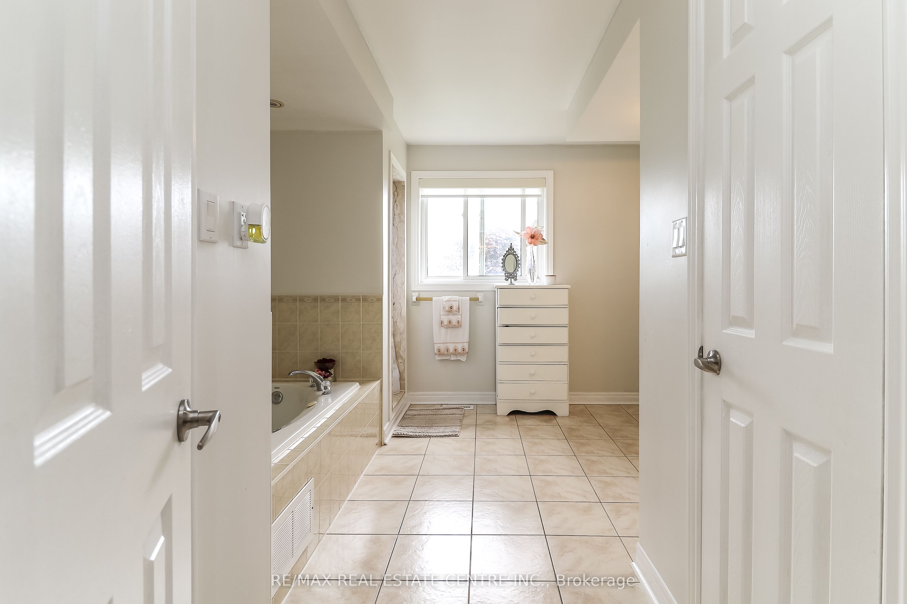1 Sandringham Drive Property Photo 29