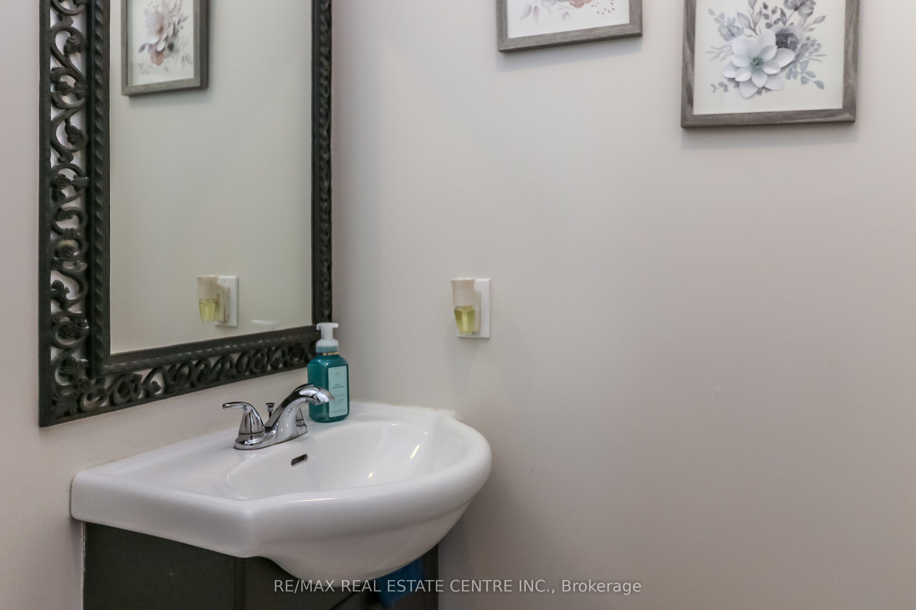 1 Sandringham Drive Property Photo 33