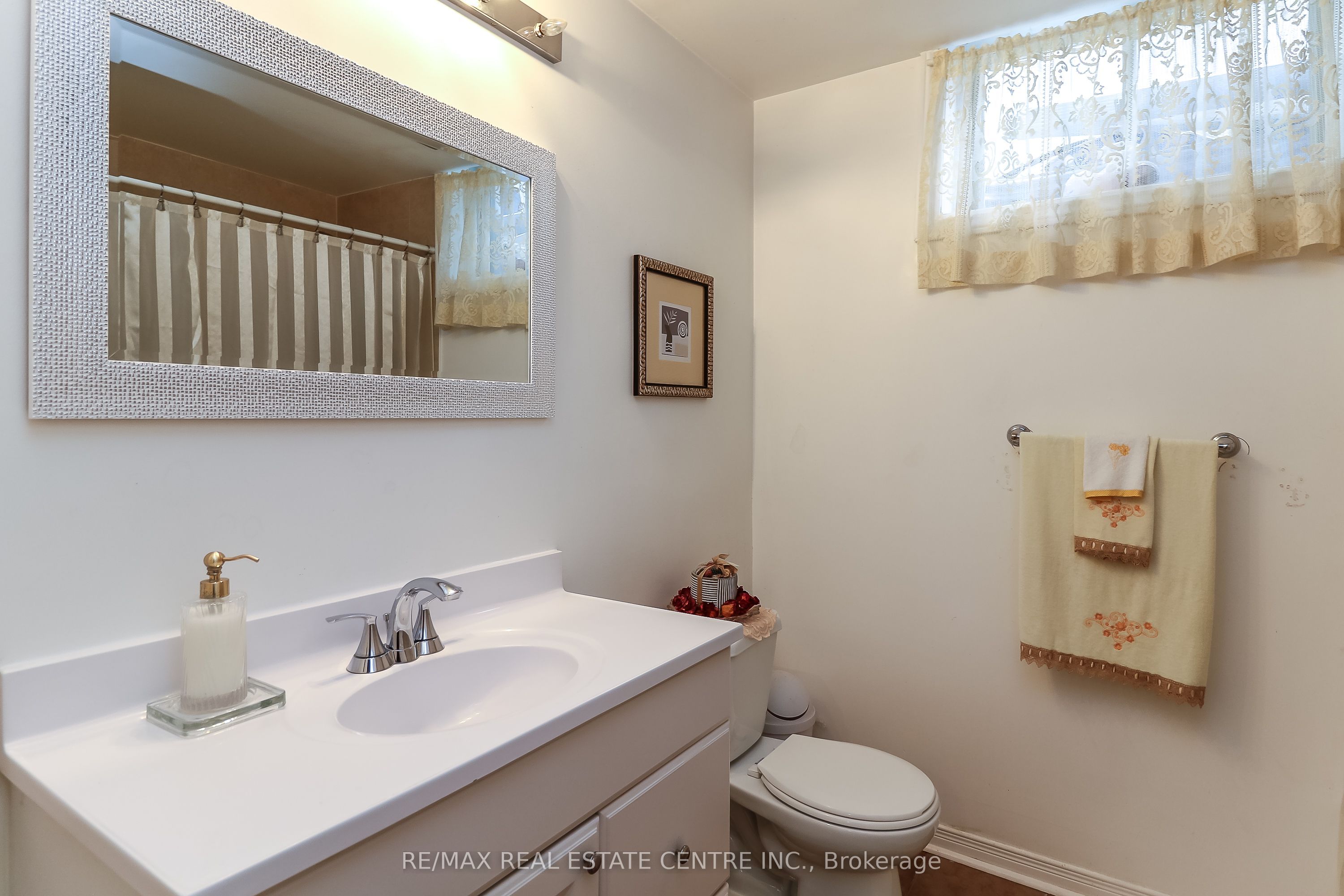 1 Sandringham Drive Property Photo 42
