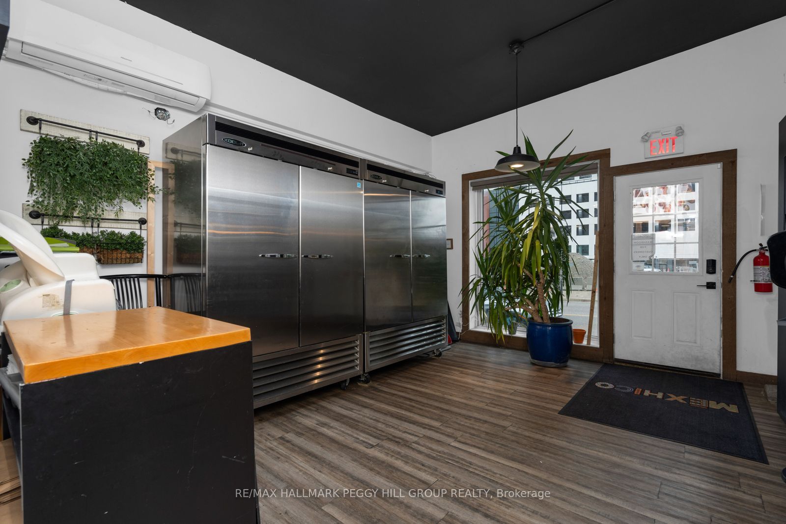 37 Dunlop Street W Mexhico Restaurant Property Photo 8