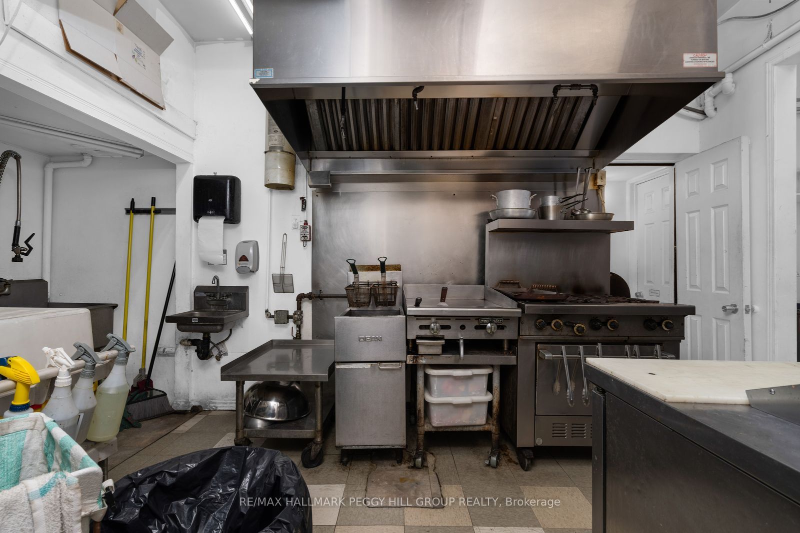 37 Dunlop Street W Mexhico Restaurant Property Photo 12