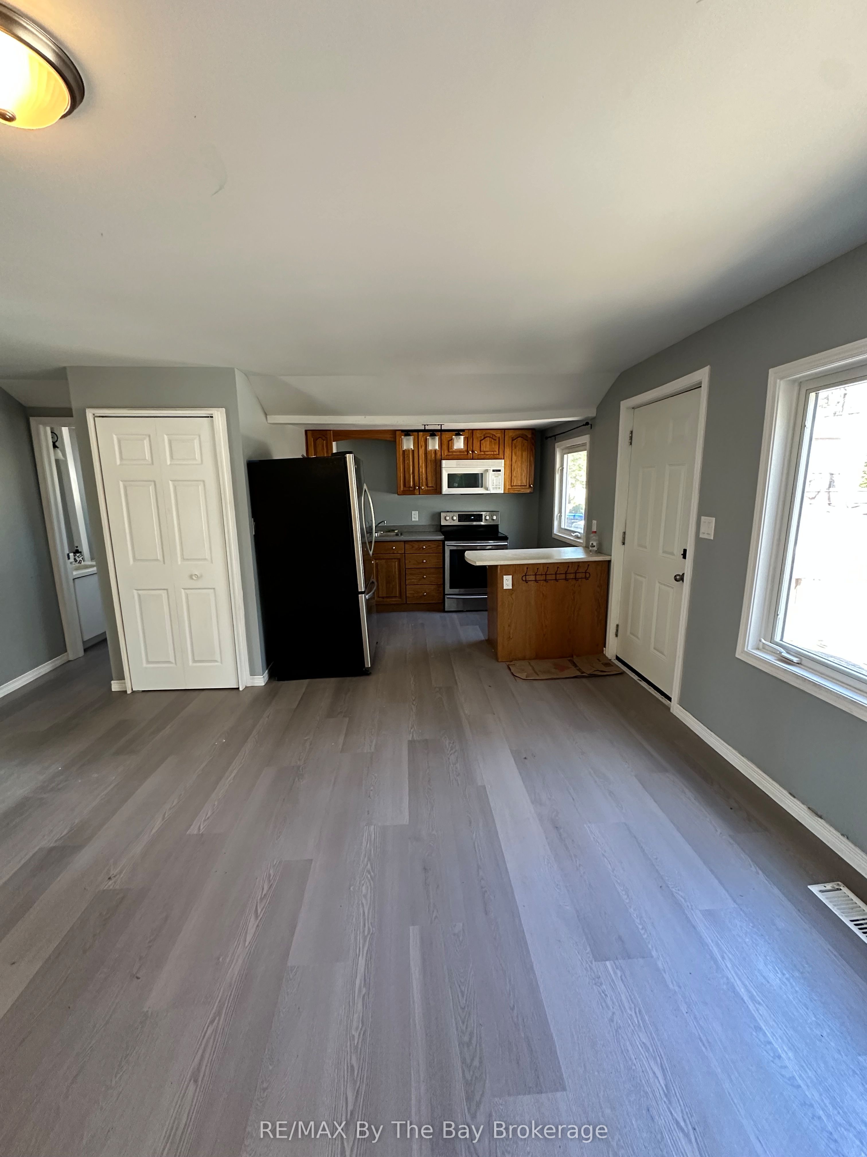 86 30th Street N Property Photo 3