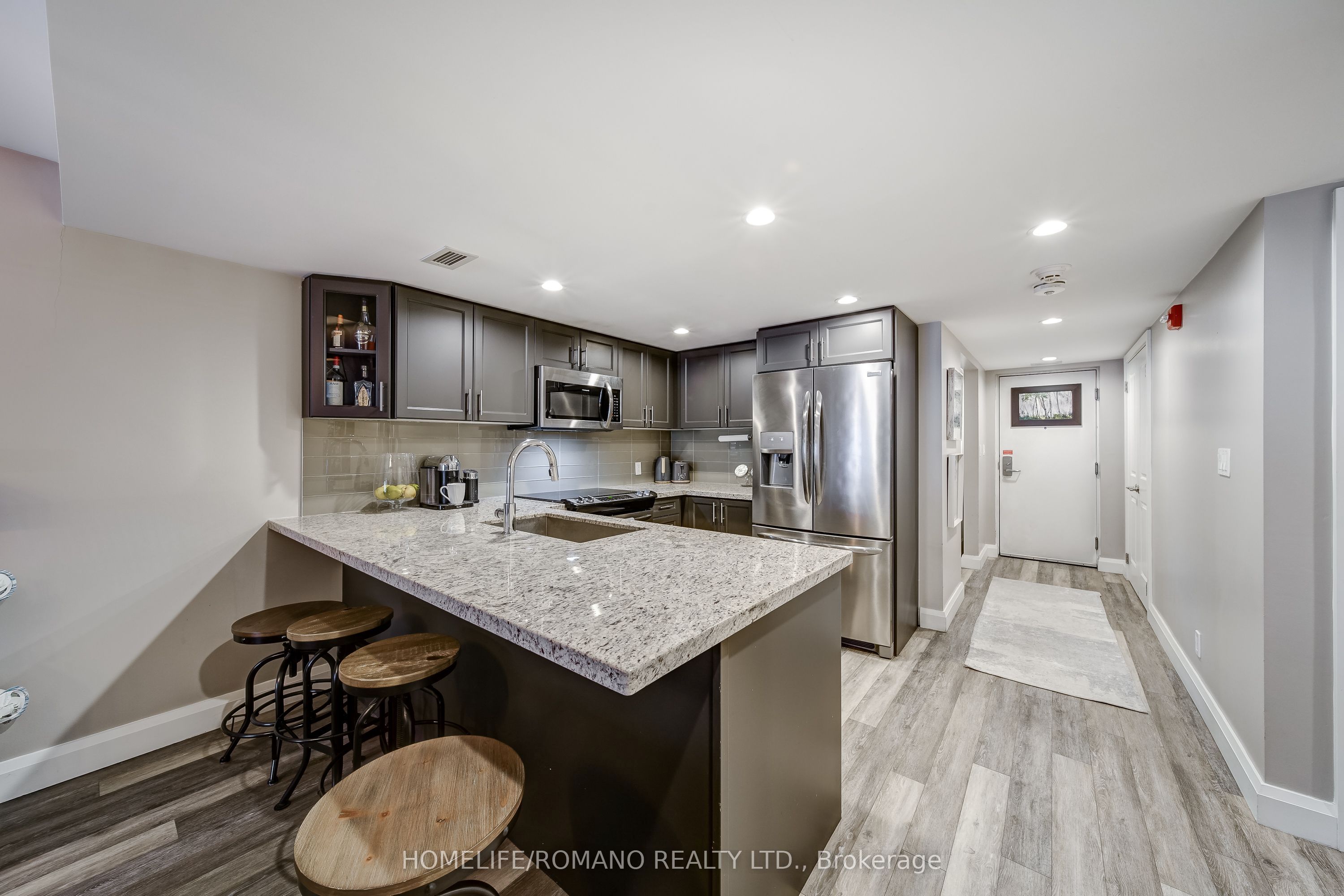 80 Horseshoe Boulevard 305 Property Photo 10