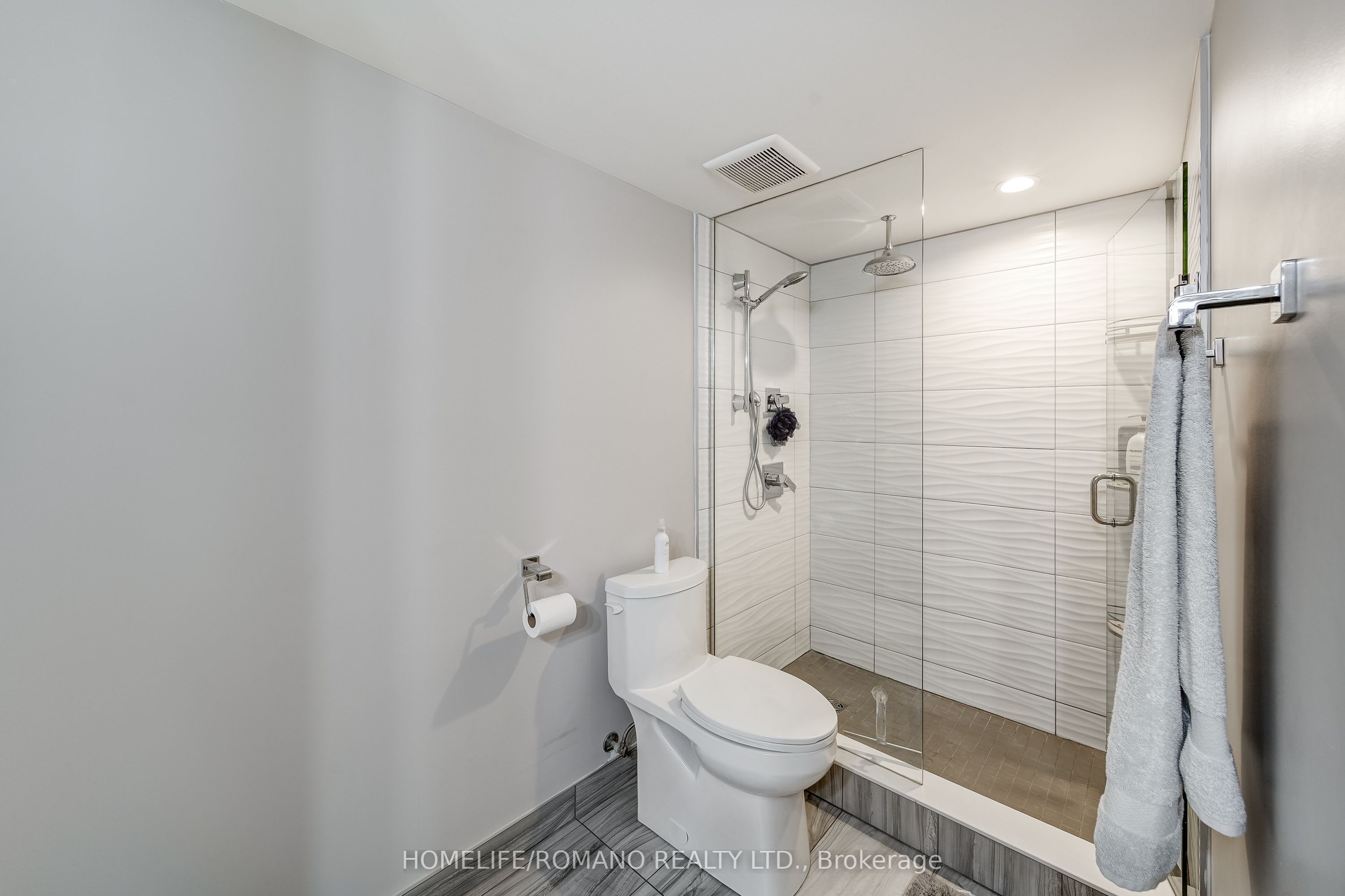 80 Horseshoe Boulevard 305 Property Photo 20