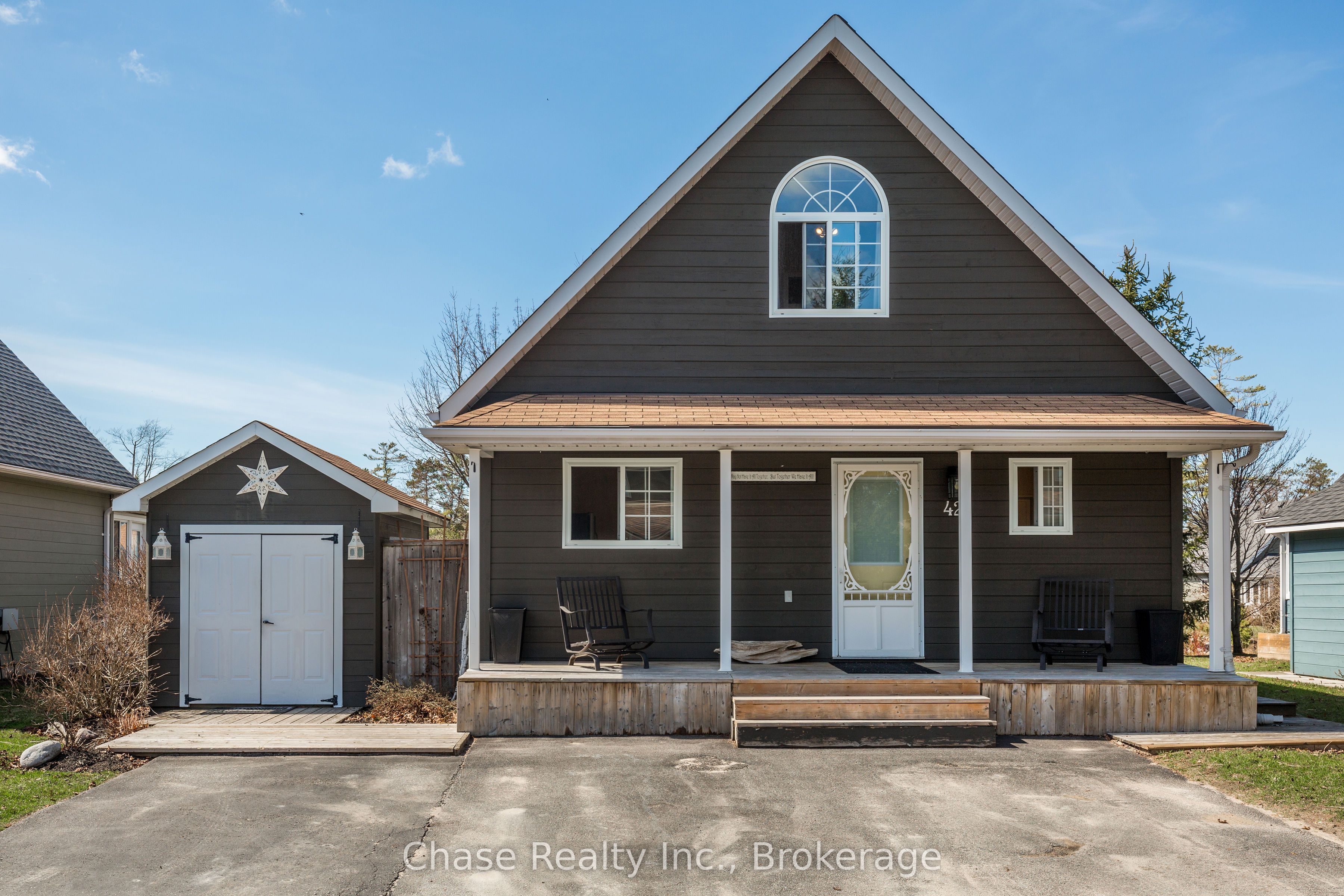 42 Madawaska Trail Property Photo 1
