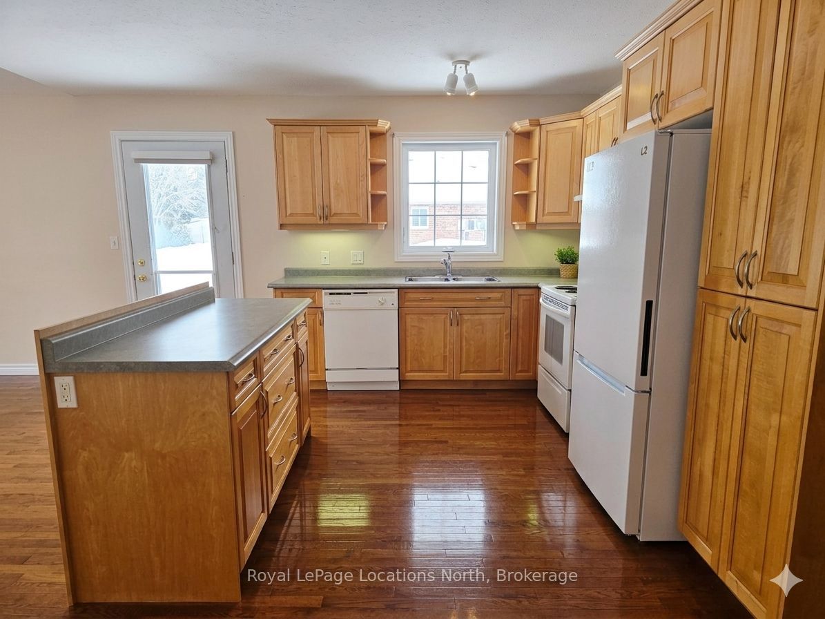 275 Huron Street 23 Property Photo 13