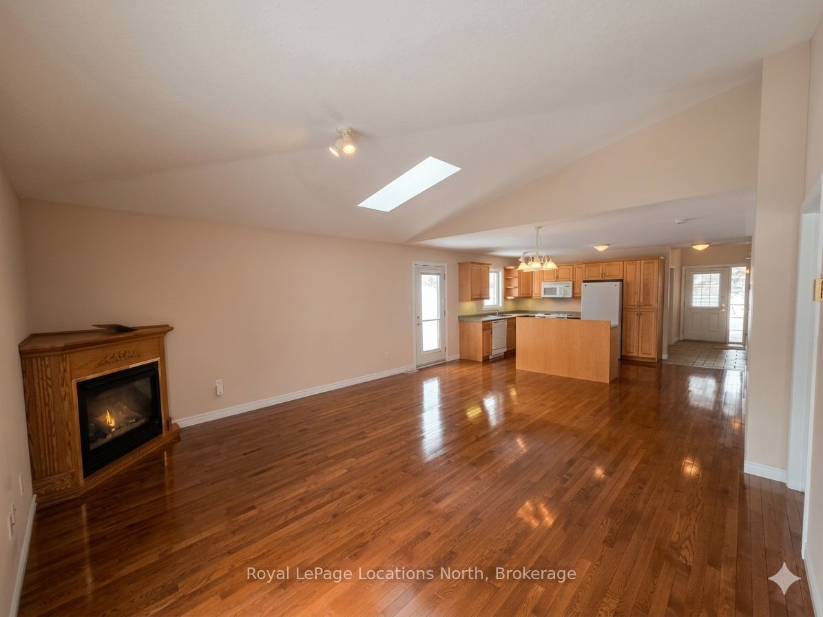 275 Huron Street 23 Property Photo 16