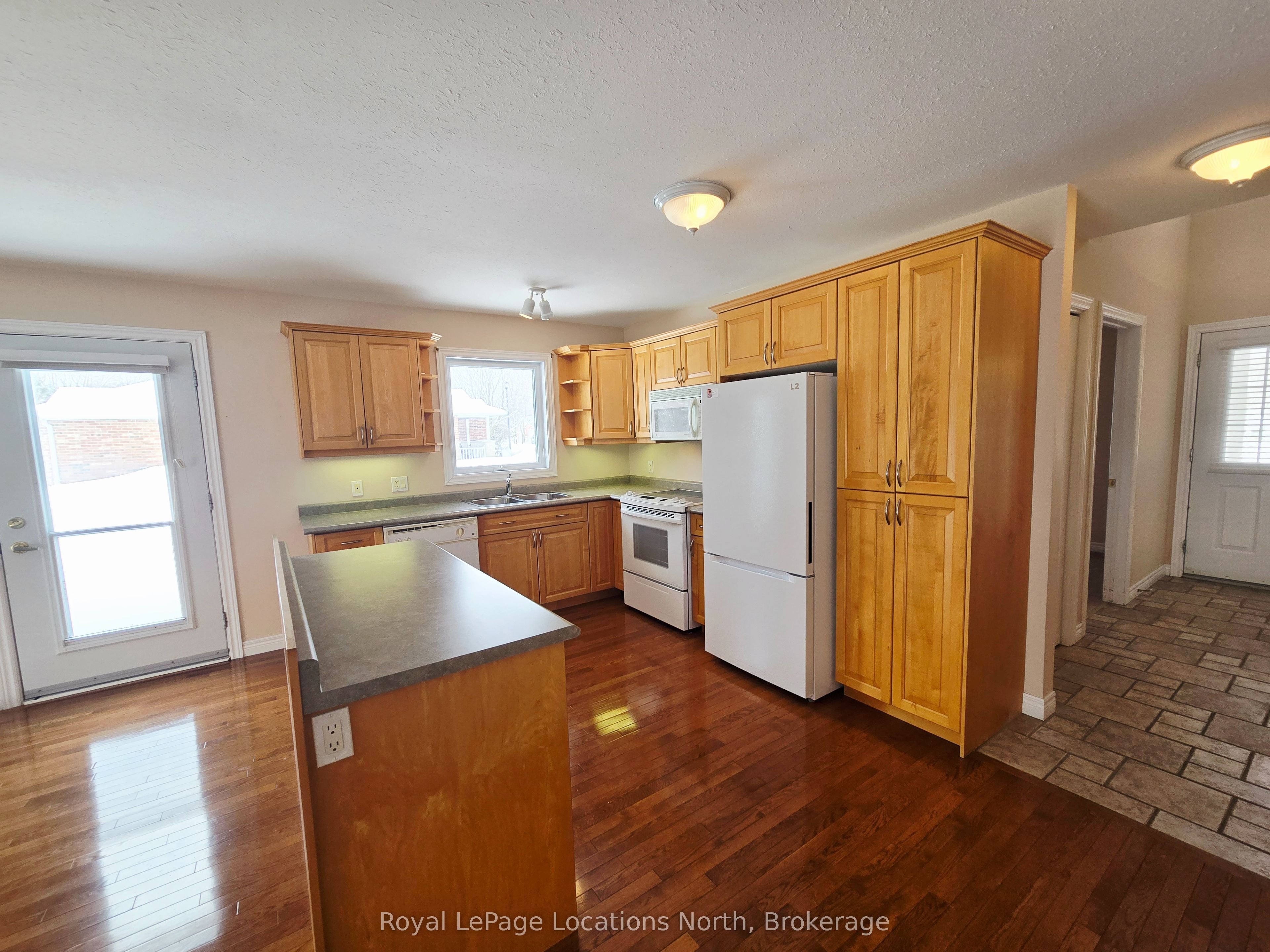 275 Huron Street 23 Property Photo 17