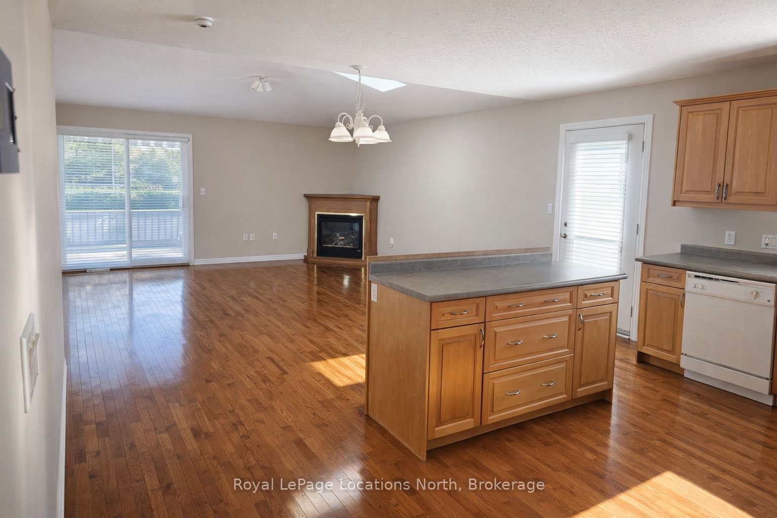 275 Huron Street 23 Property Photo 19
