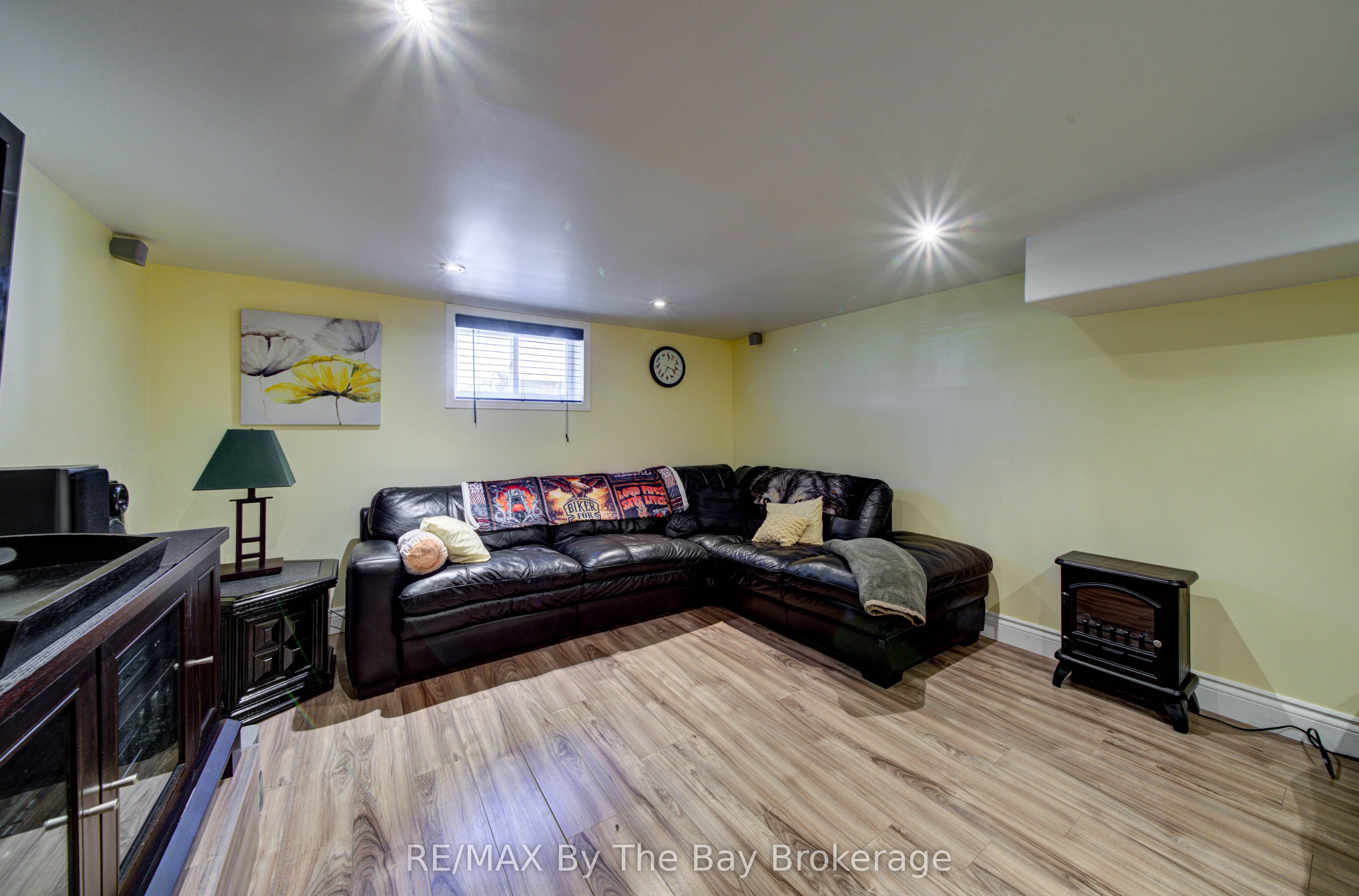 31 Saunders Street Property Photo 30
