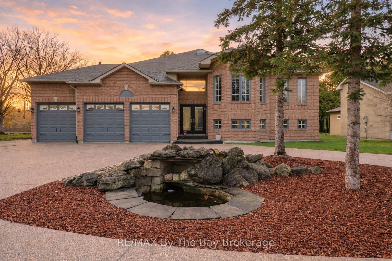 70 Fairway Crescent Property Photo 1