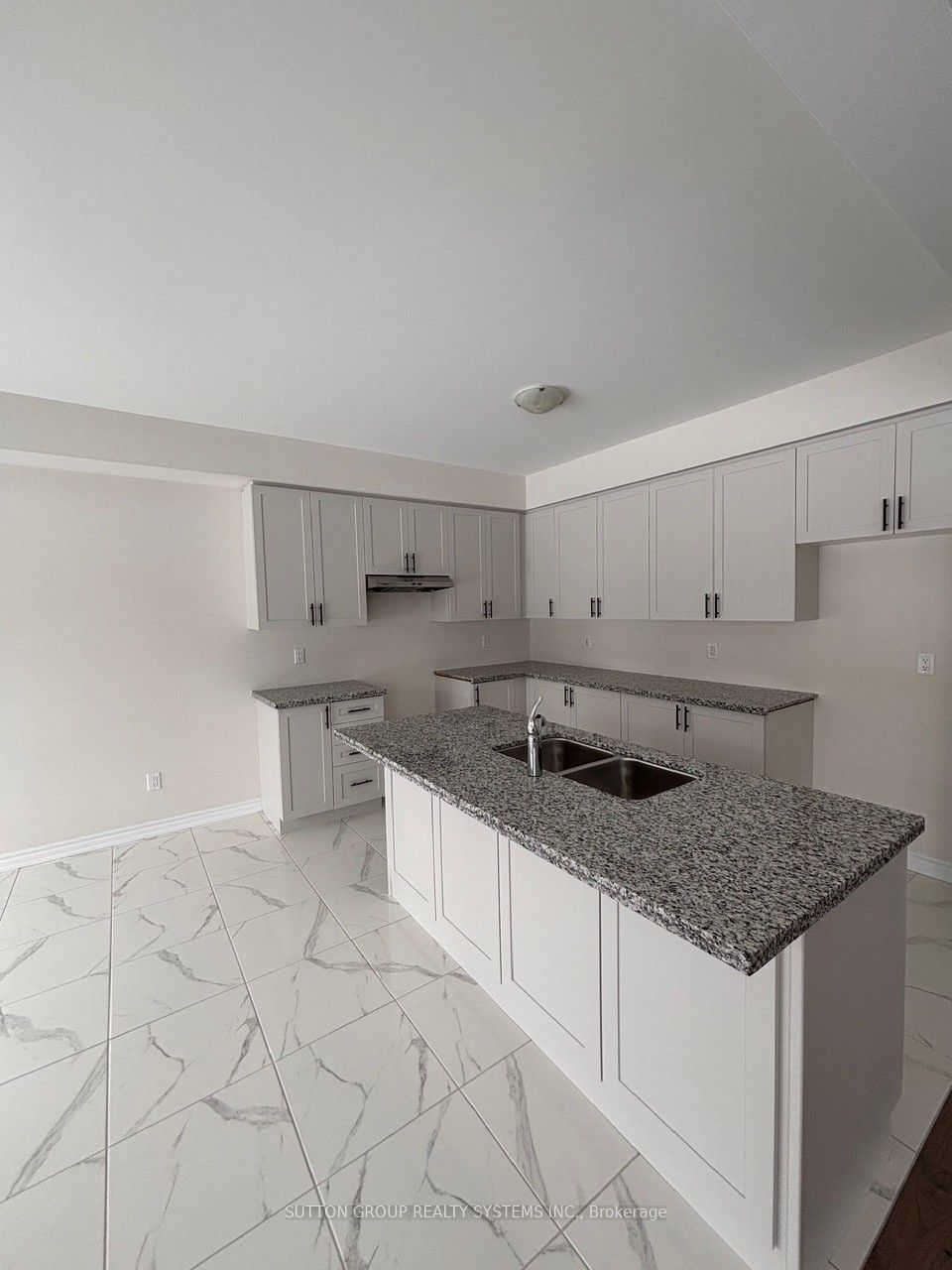 14 Federica Crescent Property Photo 6