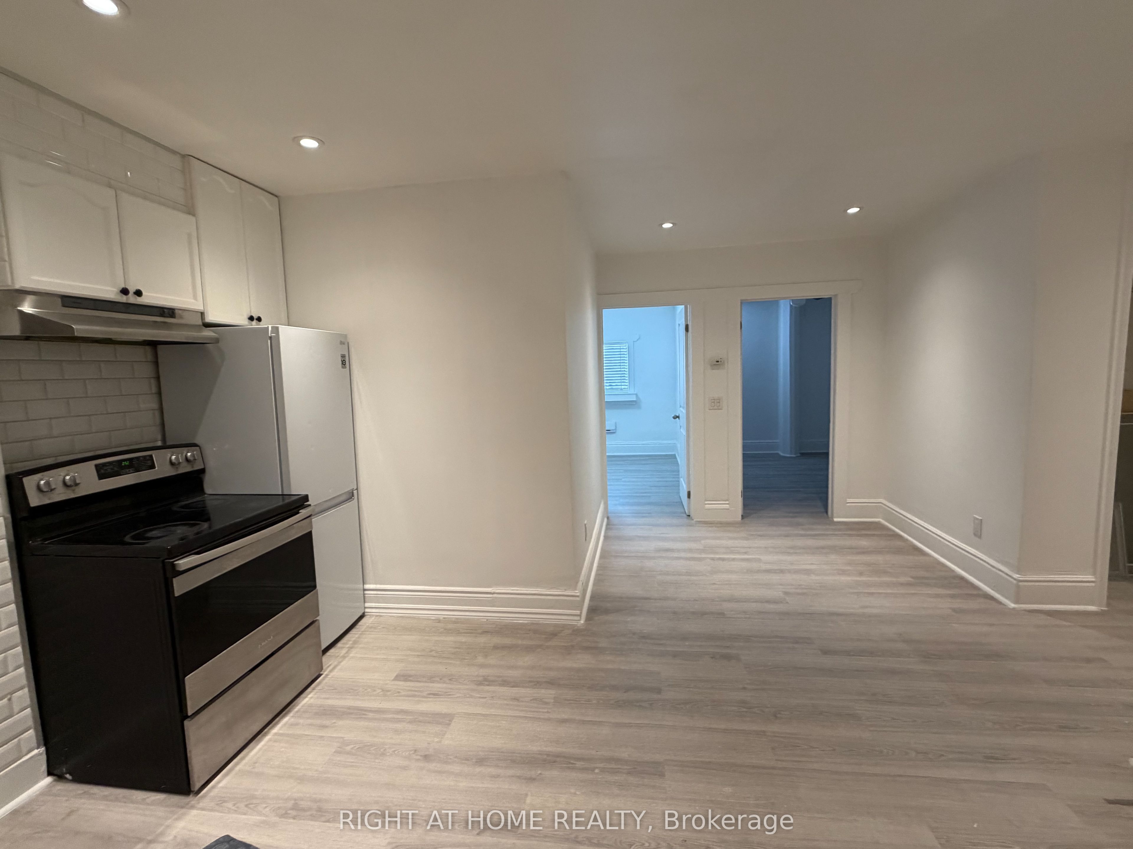 62 Dunlop Street W Property Photo 10